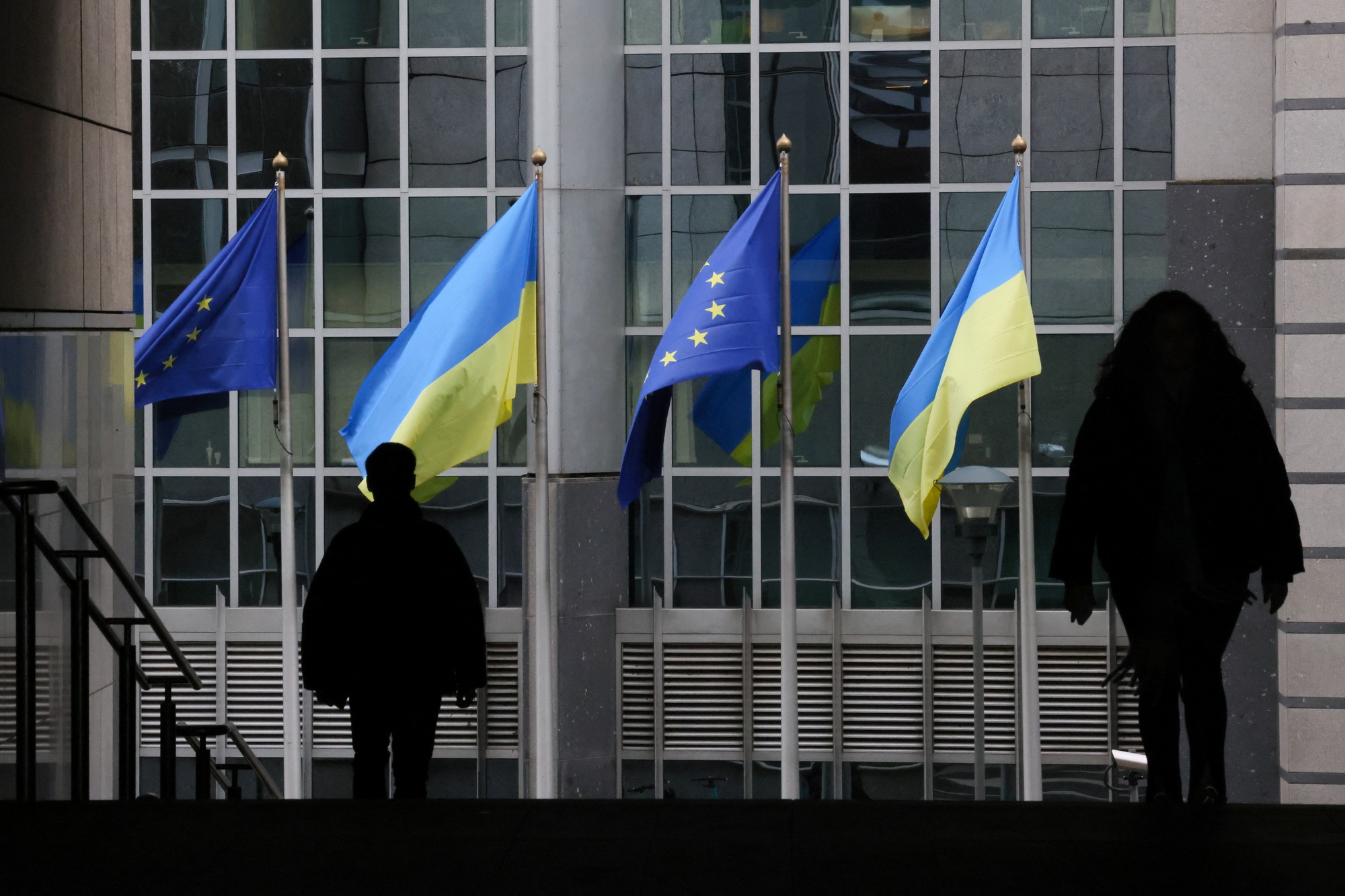 Thế giới đánh dấu 1 năm xung đột Ukraine - Ảnh 2.