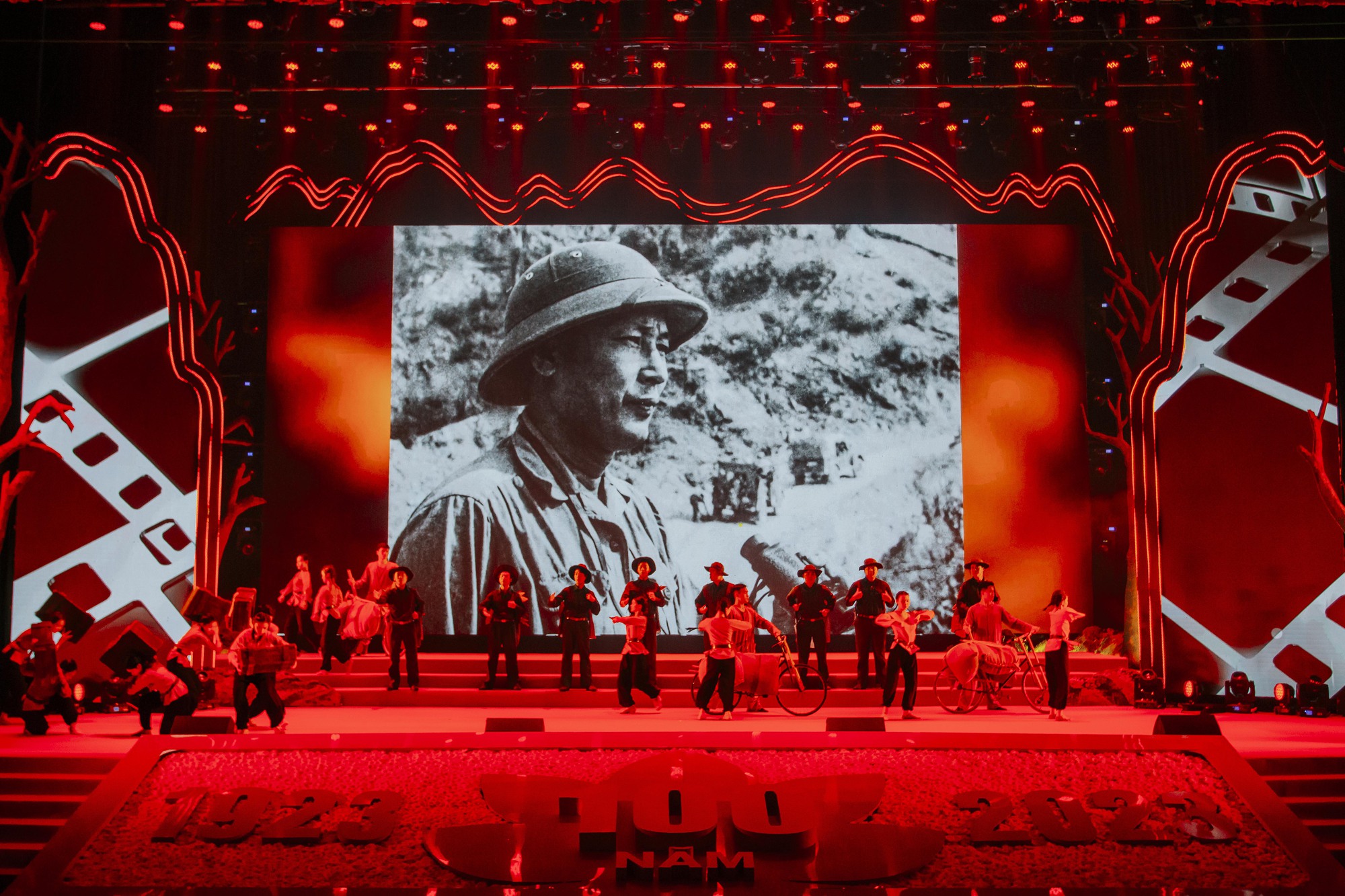 Chương trình nghệ thuật kỷ niệm 100 năm ngày sinh Trung tướng Đồng Sỹ Nguyên - Ảnh 5.