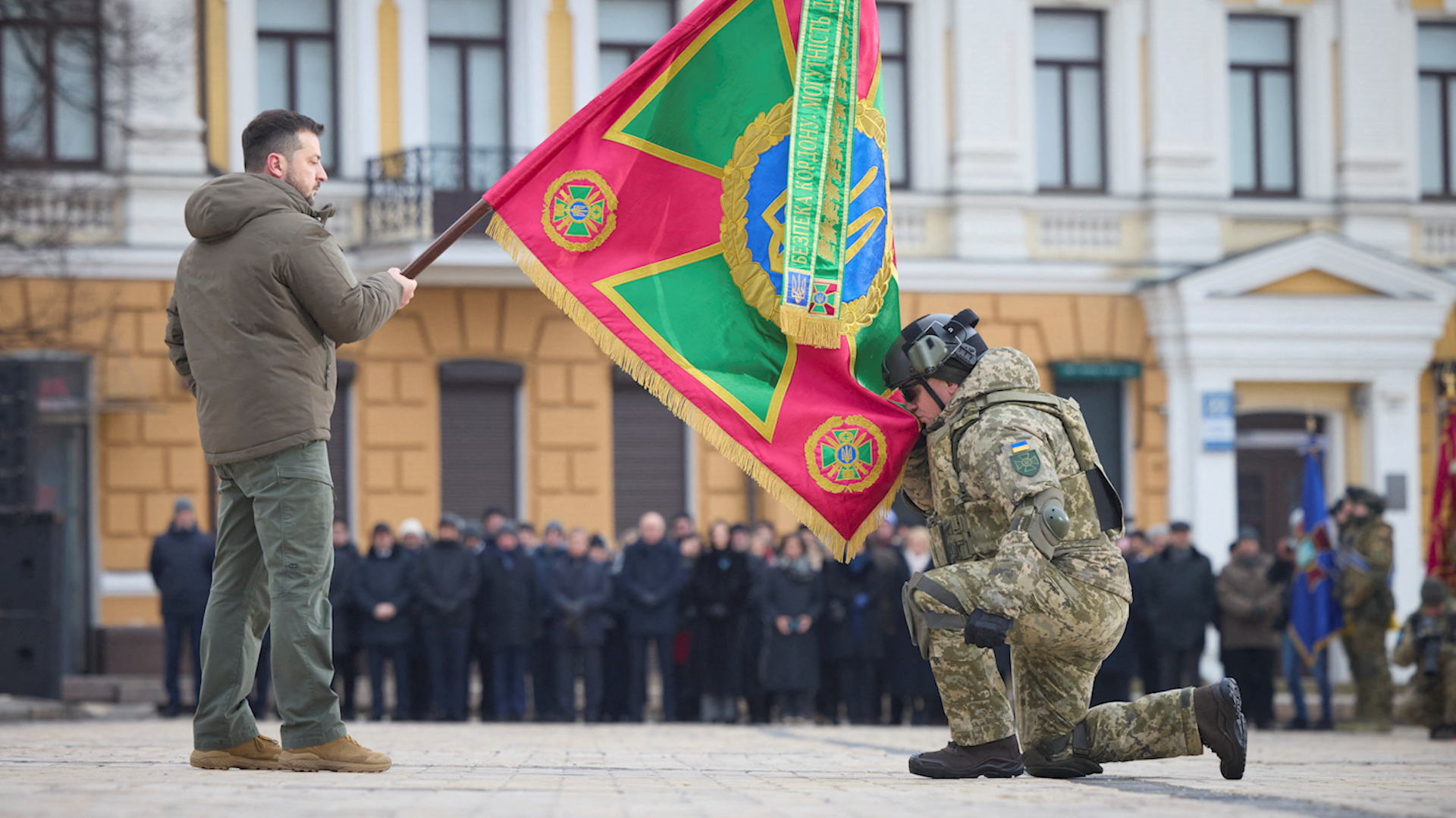 Tổng thống Zelensky ra tuyên bố hùng hồn đánh dấu 1 năm chiến sự tại Ukraine - Ảnh 1.