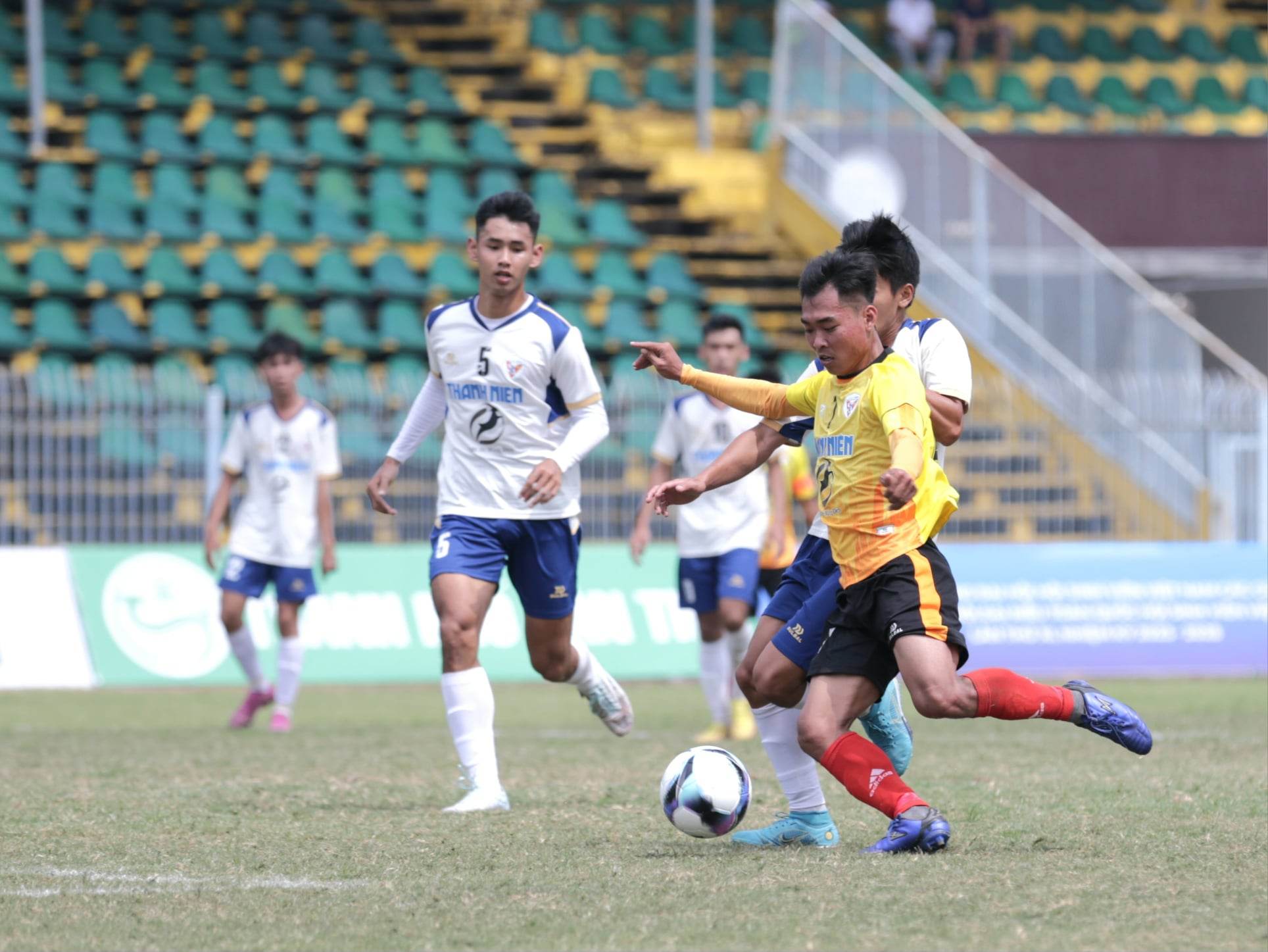 Đội ĐH Trà Vinh 1-0 ĐH An Giang: Chiến thắng nghẹt thở - Ảnh 1.