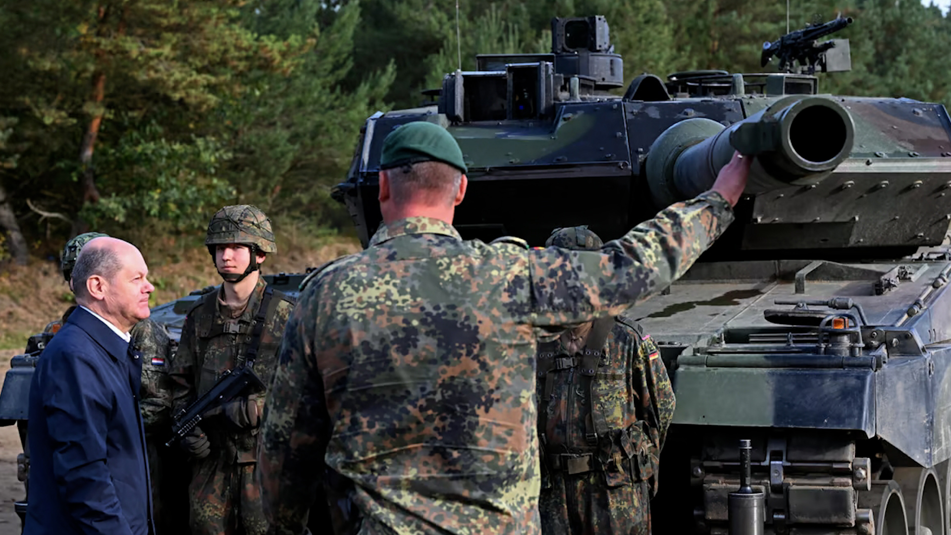 Binh sĩ Ukraine đánh giá xe tăng Leopard 2 như thế nào khi được huấn luyện? - Ảnh 1.