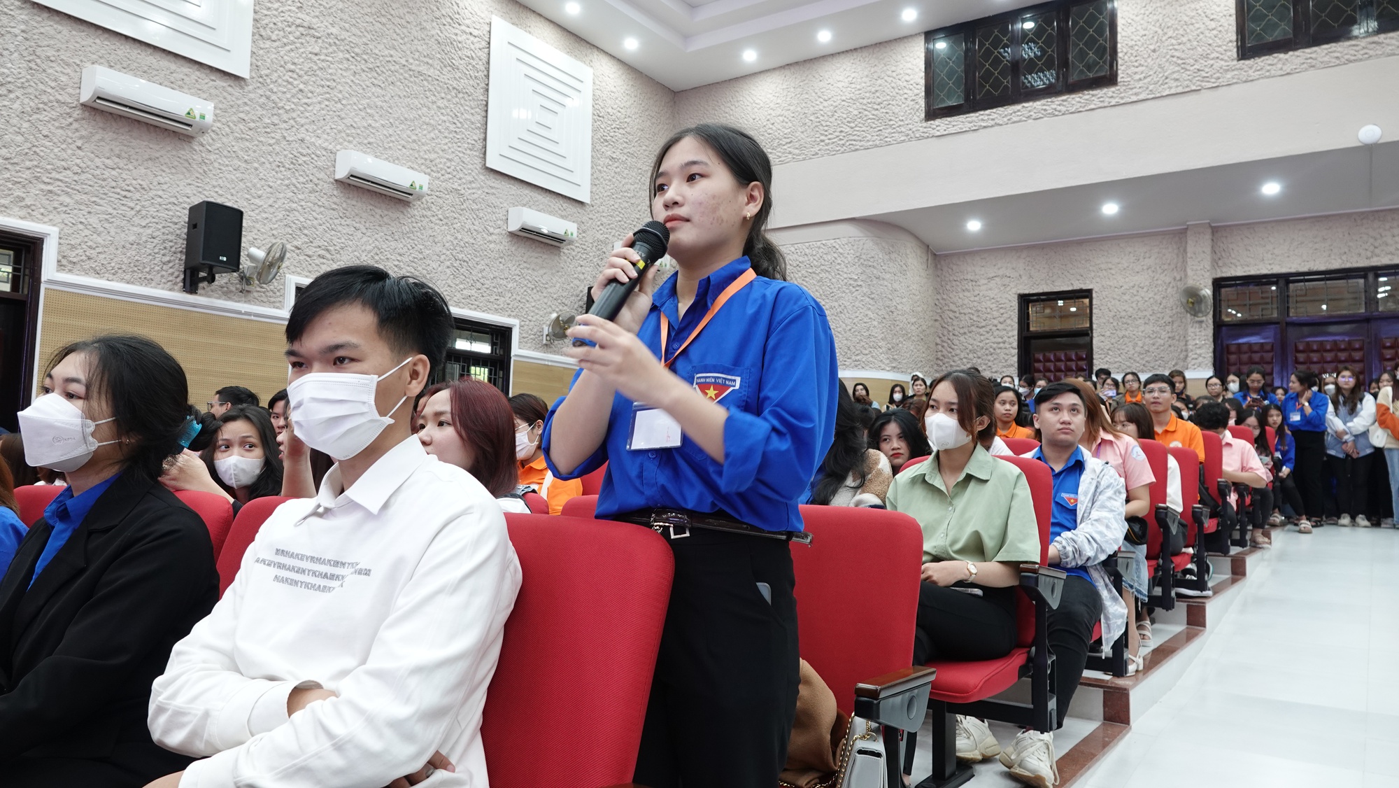 Hoa hậu Thủy Tiên chia sẻ kinh nghiệm học ngoại ngữ tại Đại học Quy Nhơn - Ảnh 4.