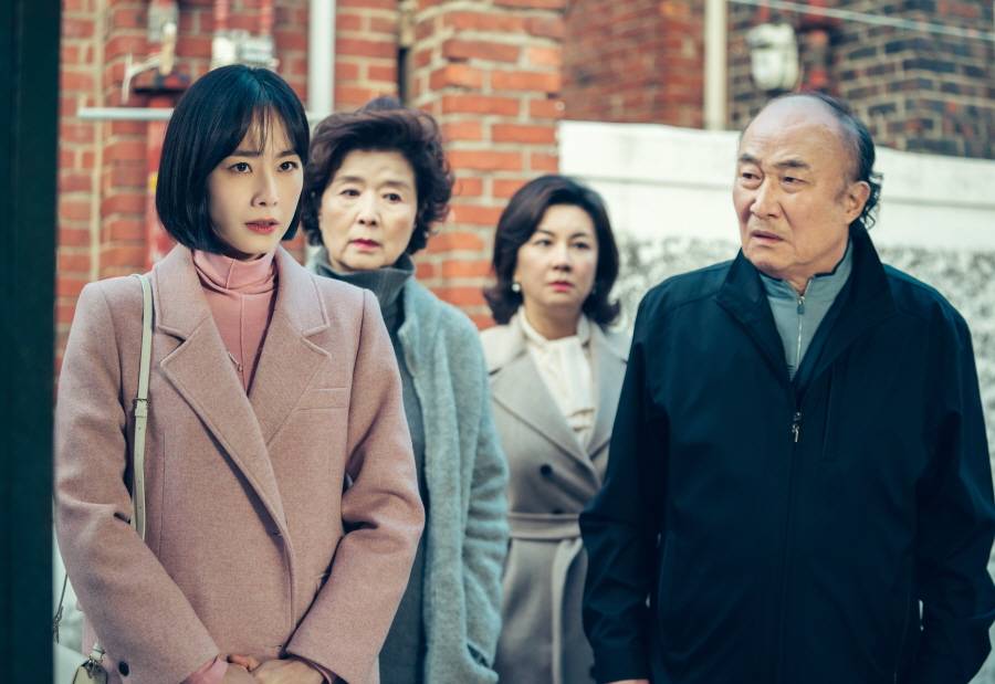 Kết phim ngoại tình 'Bóng hồng' xứ Hàn gây tranh cãi - Ảnh 3.