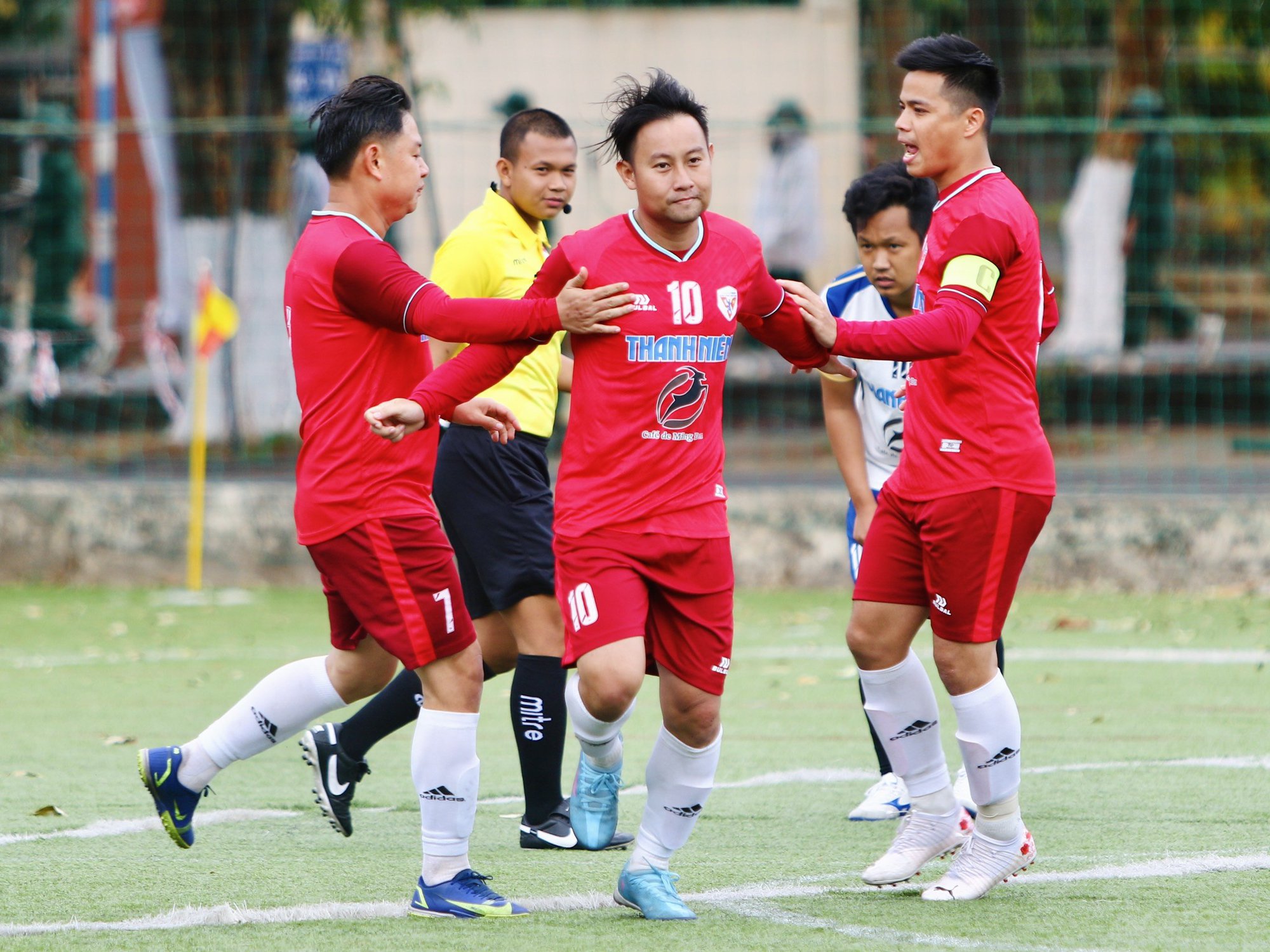 CĐ KTCN Nha Trang 6-1 ĐH Y Dược Buôn Ma Thuột: Thắng to, gây sức ép cho đối thủ - Ảnh 2.