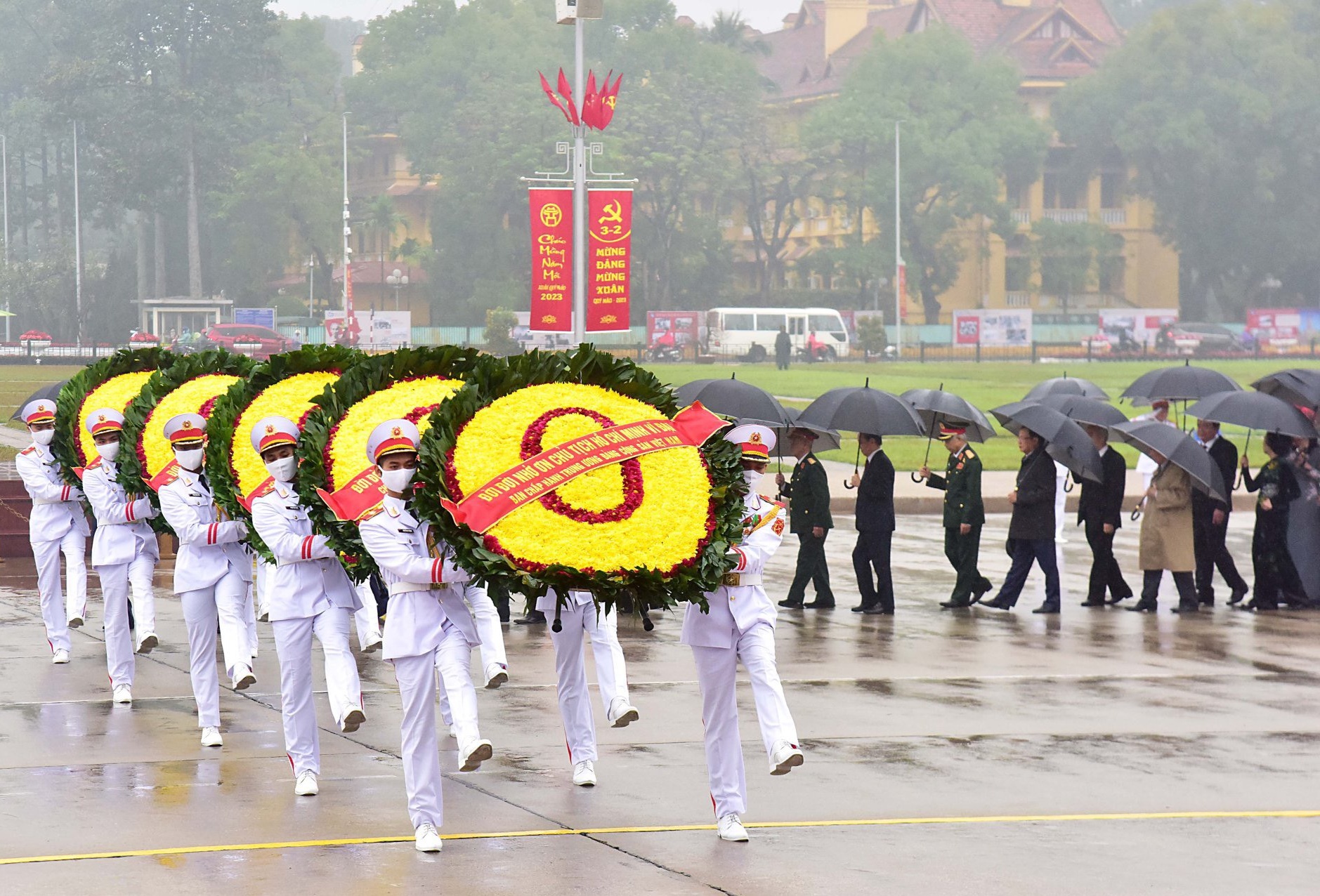 Lãnh đạo Đảng, Nhà nước viếng Chủ tịch Hồ Chí Minh nhân 93 năm Ngày thành lập Đảng - Ảnh 1.