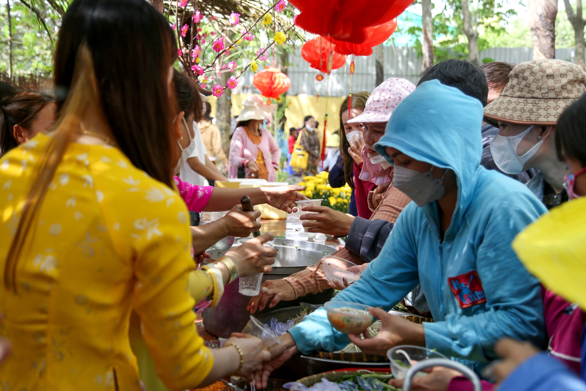 Độc đáo phiên chợ lá có 1 không 2 ở Tây Ninh  - Ảnh 8.