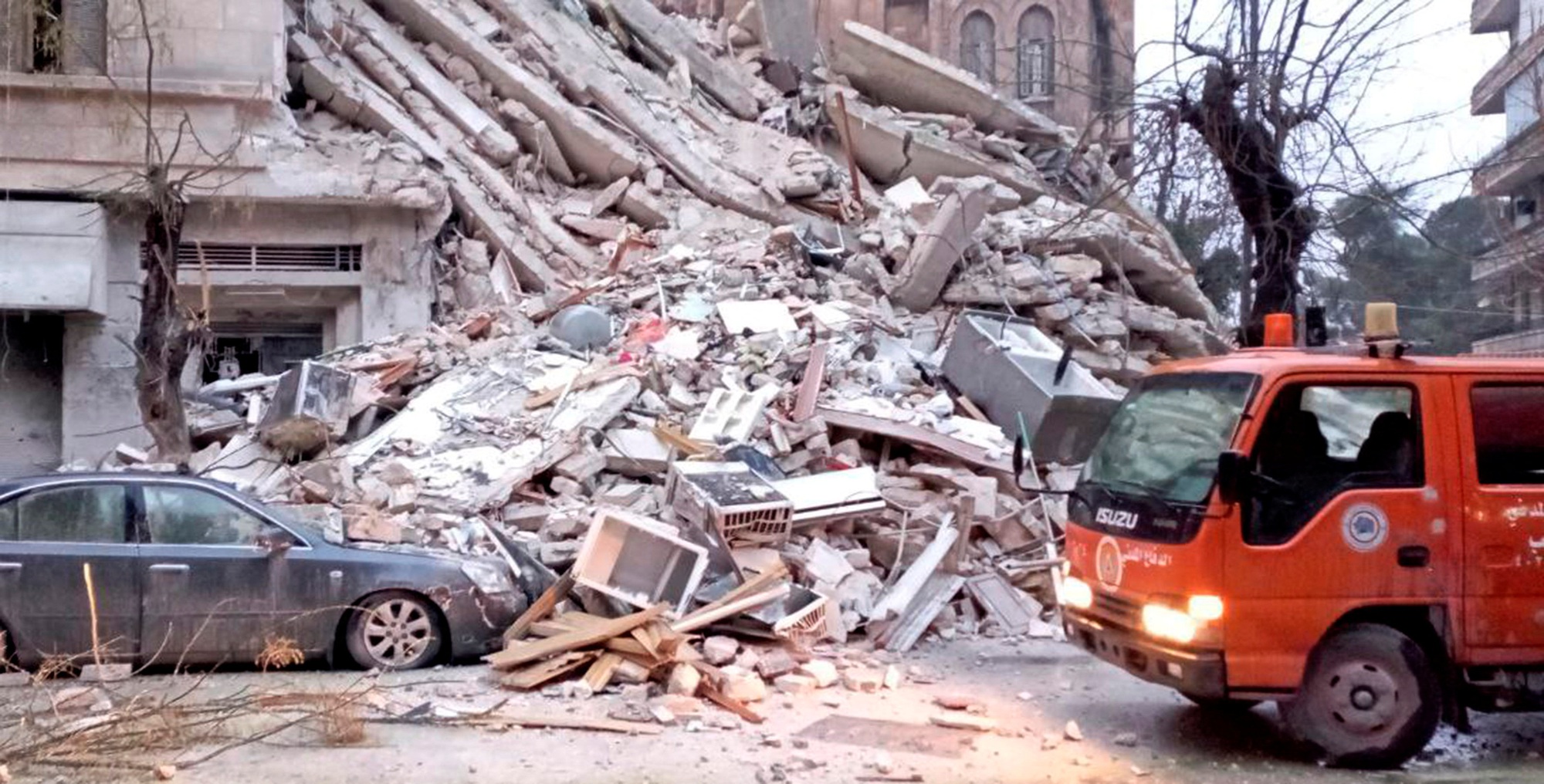 Chùm ảnh về trận động đất khiến hơn 1.200 người chết ở Thổ Nhĩ Kỳ, Syria - Ảnh 8.