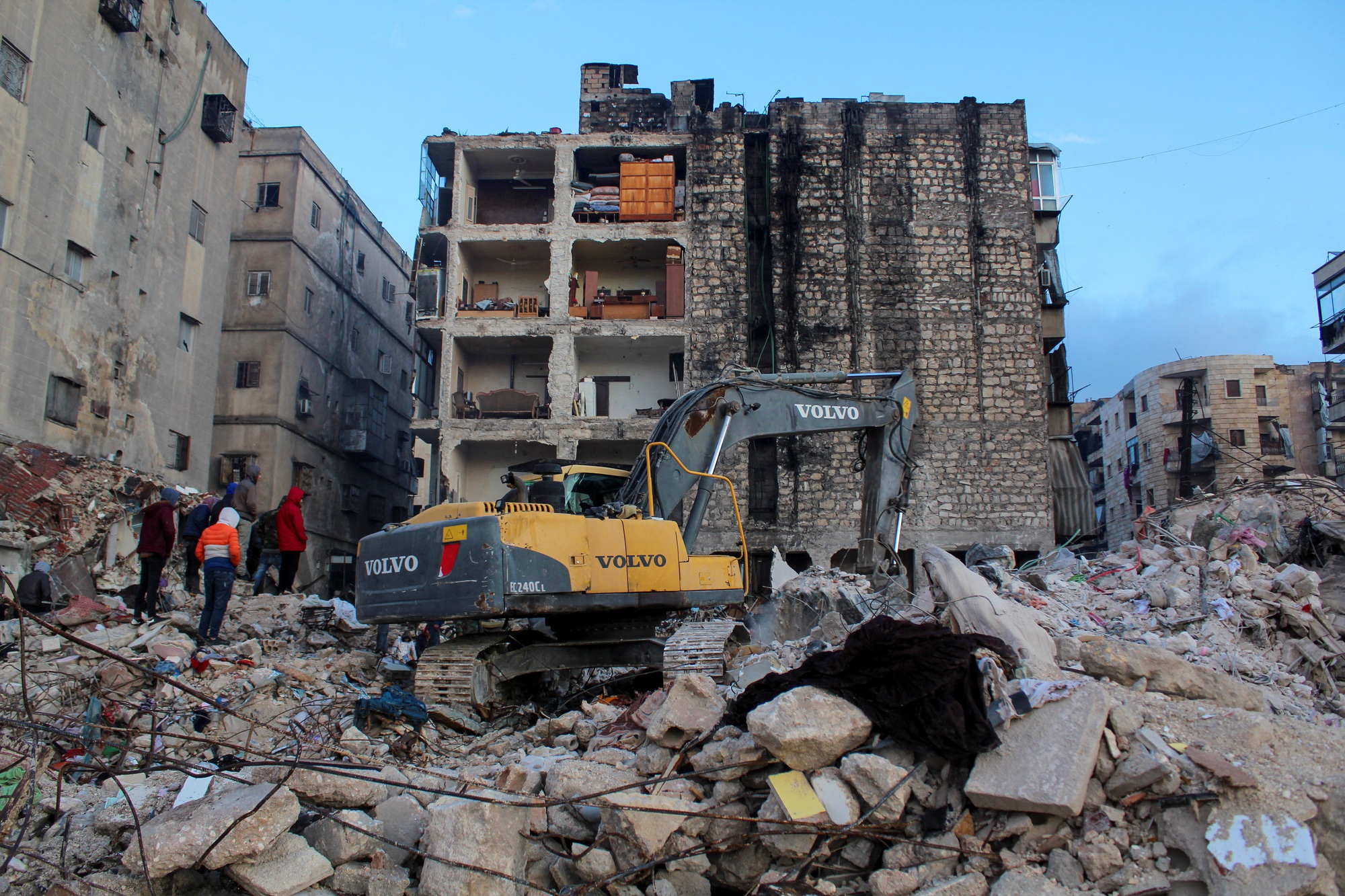 Động đất chồng chất khốn khổ lên người dân Syria - Ảnh 1.