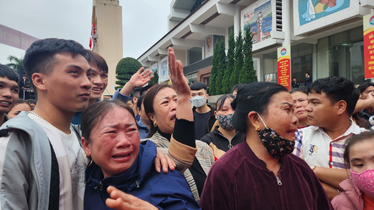 Hà Tĩnh: Bịn rịn chia tay tân binh lên đường nhập ngũ - Ảnh 5.