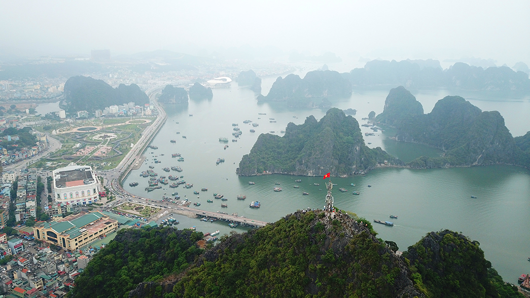 Quảng Ninh: Điểm check-in ngắm toàn cảnh vịnh Hạ Long sắp được mở lại - Ảnh 1.