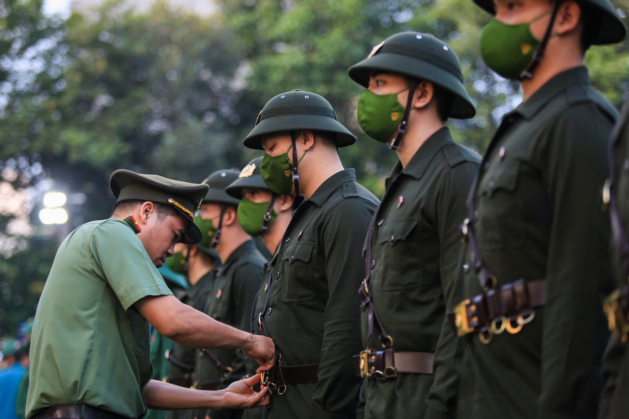 Muôn vàng cảm xúc ngày hàng ngàn tân binh TP.HCM lên đường nhập ngũ - Ảnh 11.