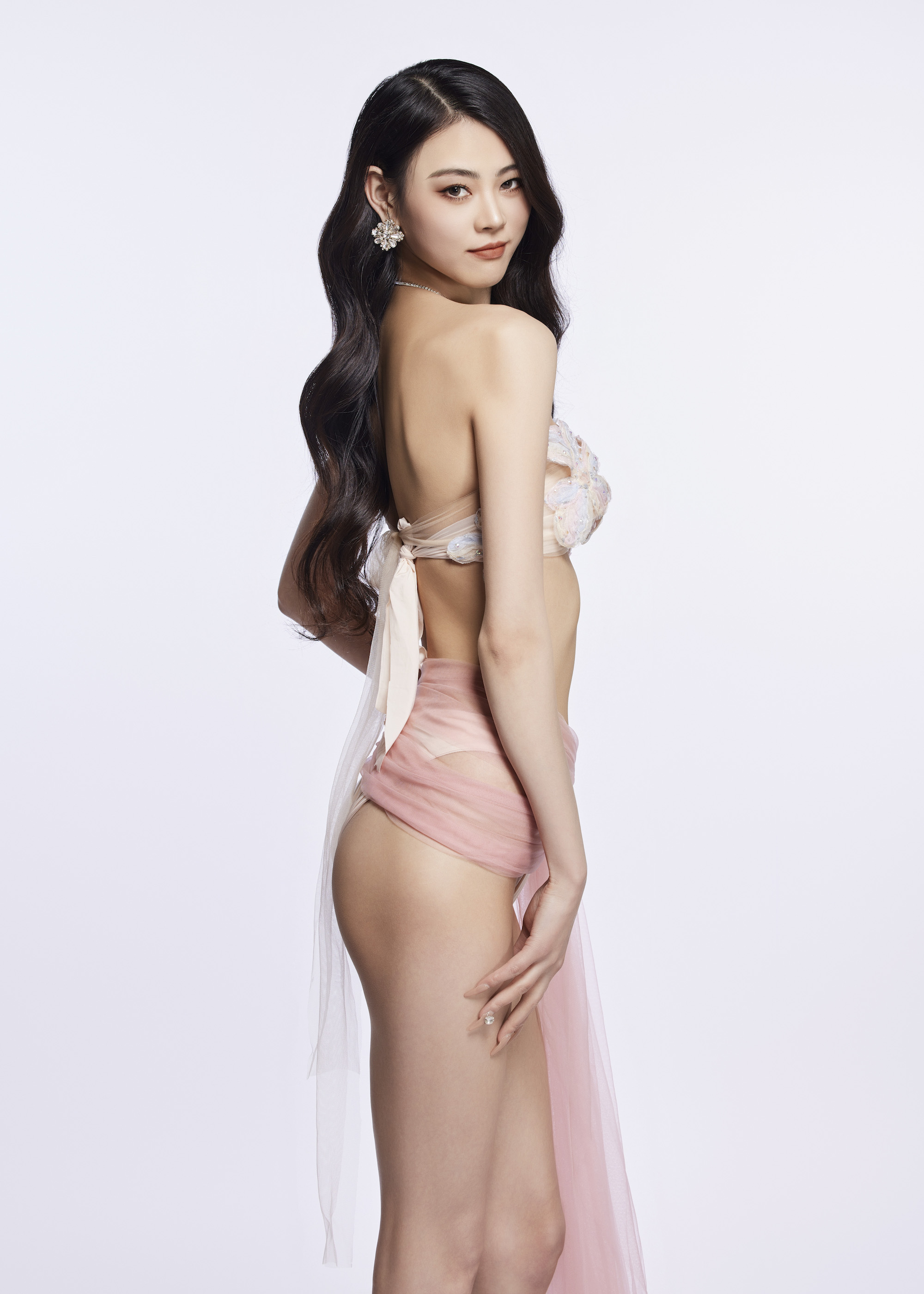 Dàn thí sinh Miss Charm diện bikini khoe body nóng bỏng - Ảnh 3.