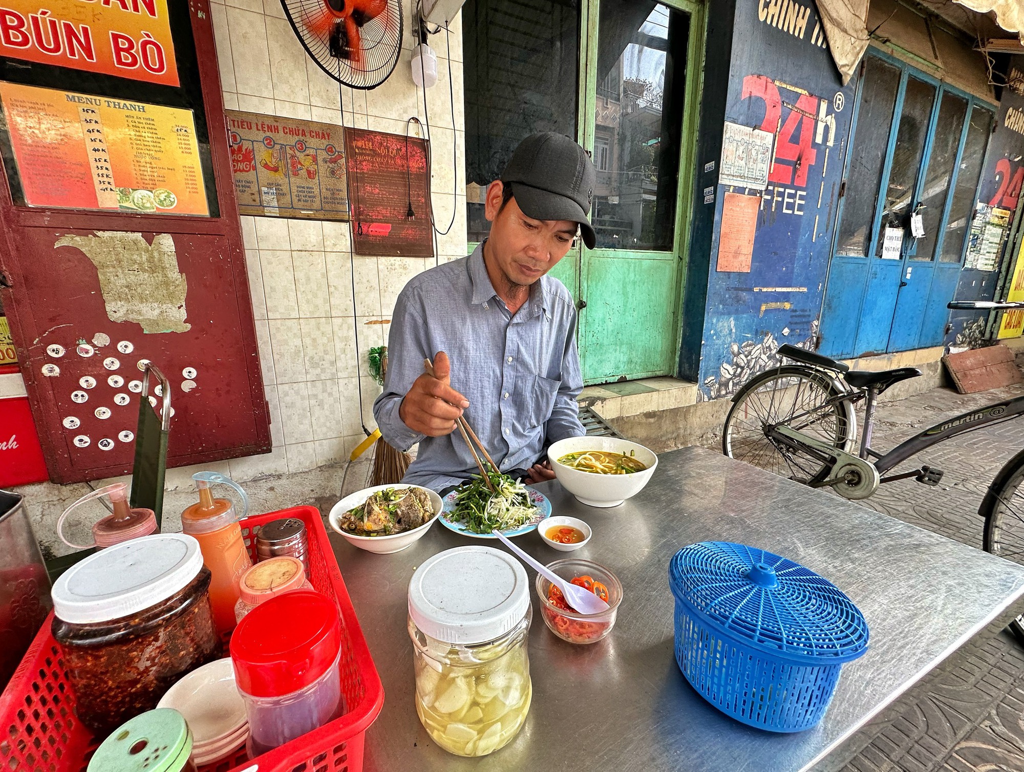 Quán bánh canh cá lóc O Thanh ở TP.HCM từ ngày dời mặt bằng, giờ ra sao? - Ảnh 7.