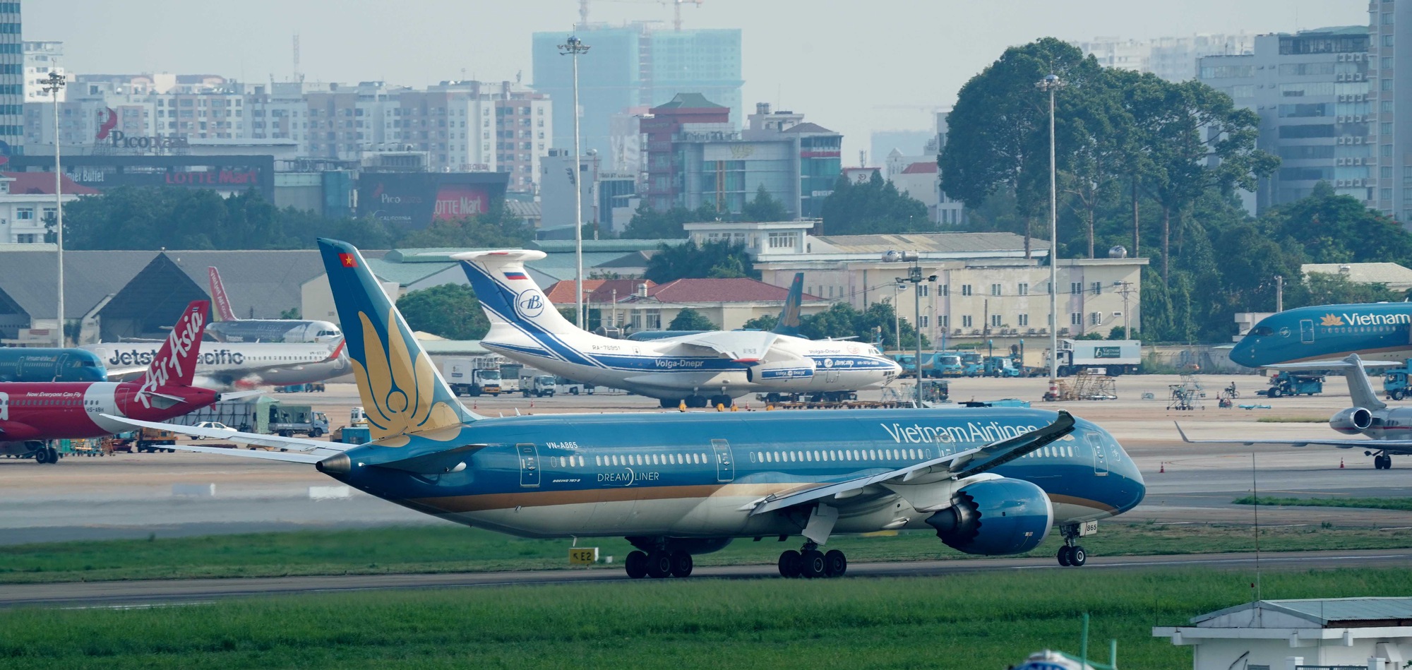 Các công ty con thuộc Vietnam Airlines kinh doanh ra sao khi công ty mẹ lỗ lớn? - Ảnh 1. Các công ty con thuộc Vietnam Airlines kinh doanh ra sao khi công ty mẹ lỗ lớn? - Ảnh 1.