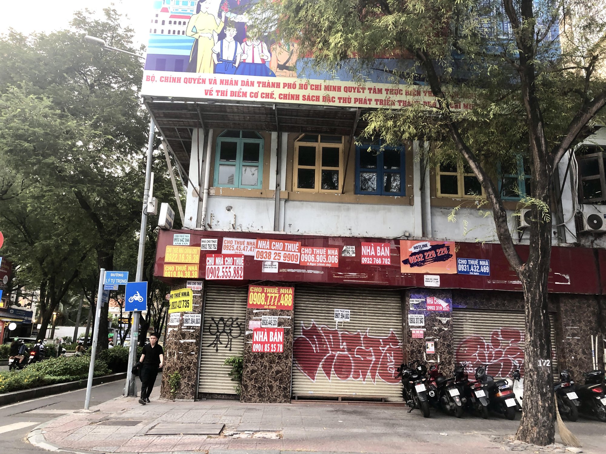 Ế khách, nhiều mặt bằng 'hot' trung tâm Sài Gòn treo bảng cho thuê - Ảnh 6.