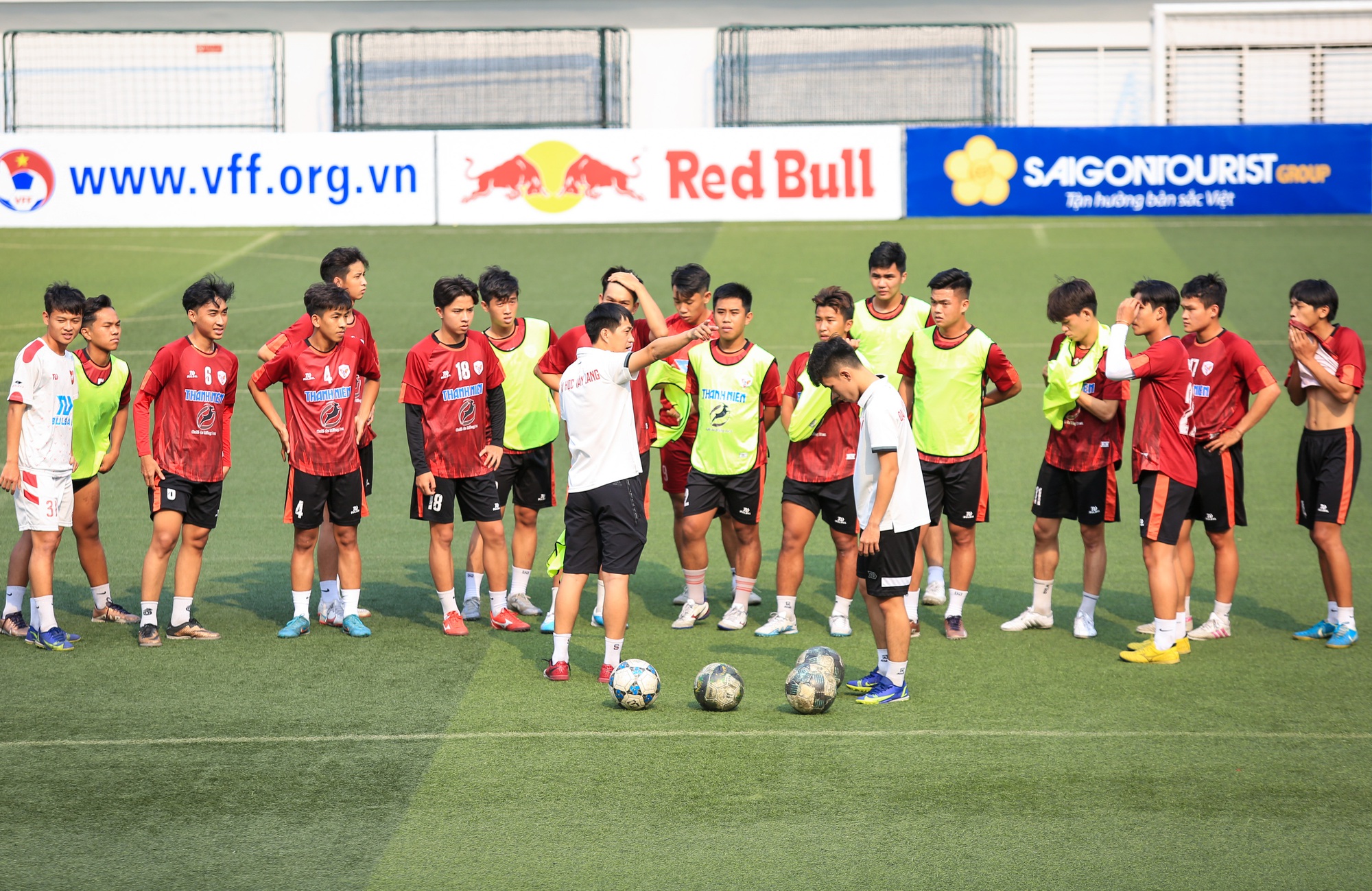 ĐH Văn Lang sẵn sàng cho trận mở màn VCK giải bóng đá Thanh NIên Sinhg viên Việt Nam lần 1 năm 2023 - Cúp Café de Măng Đen