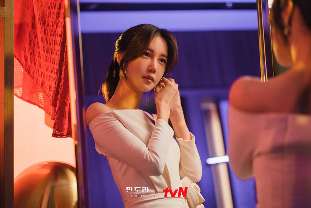 Sao 'Penthouse' Lee Ji Ah diễn xuất gây thất vọng trong phim mới