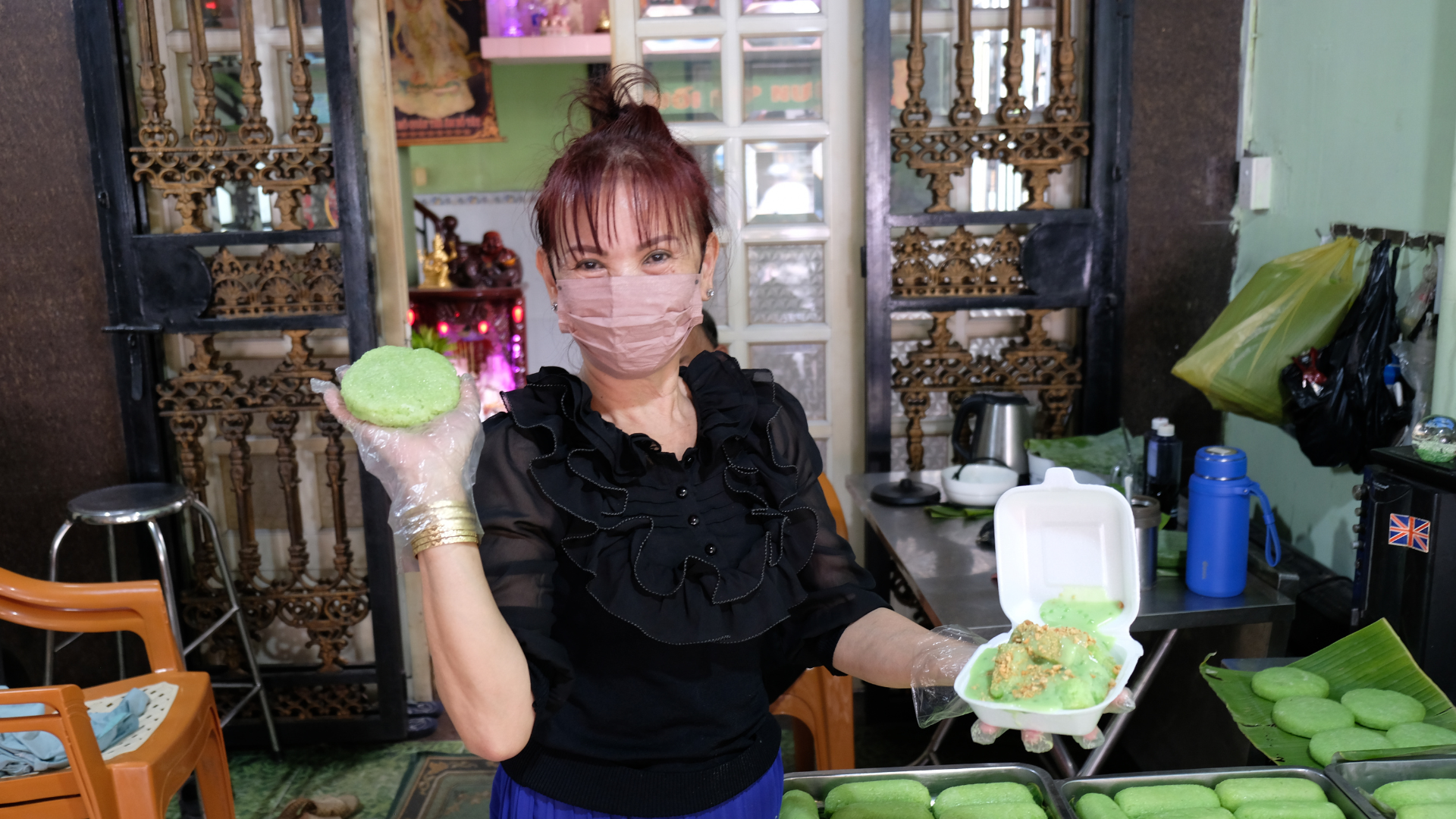 Bánh nếp nướng ăn kèm cốt dừa lá dứa xanh nõn siêu ngon tại Chợ Lớn- Ảnh 1.