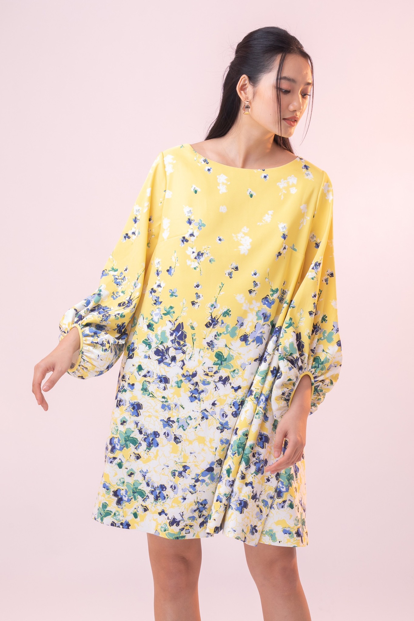 Váy suông nữ tay xếp ly cách điệu form rộng, đầm suông dài mềm mại hai màu  hot hit | Shopee Việt Nam