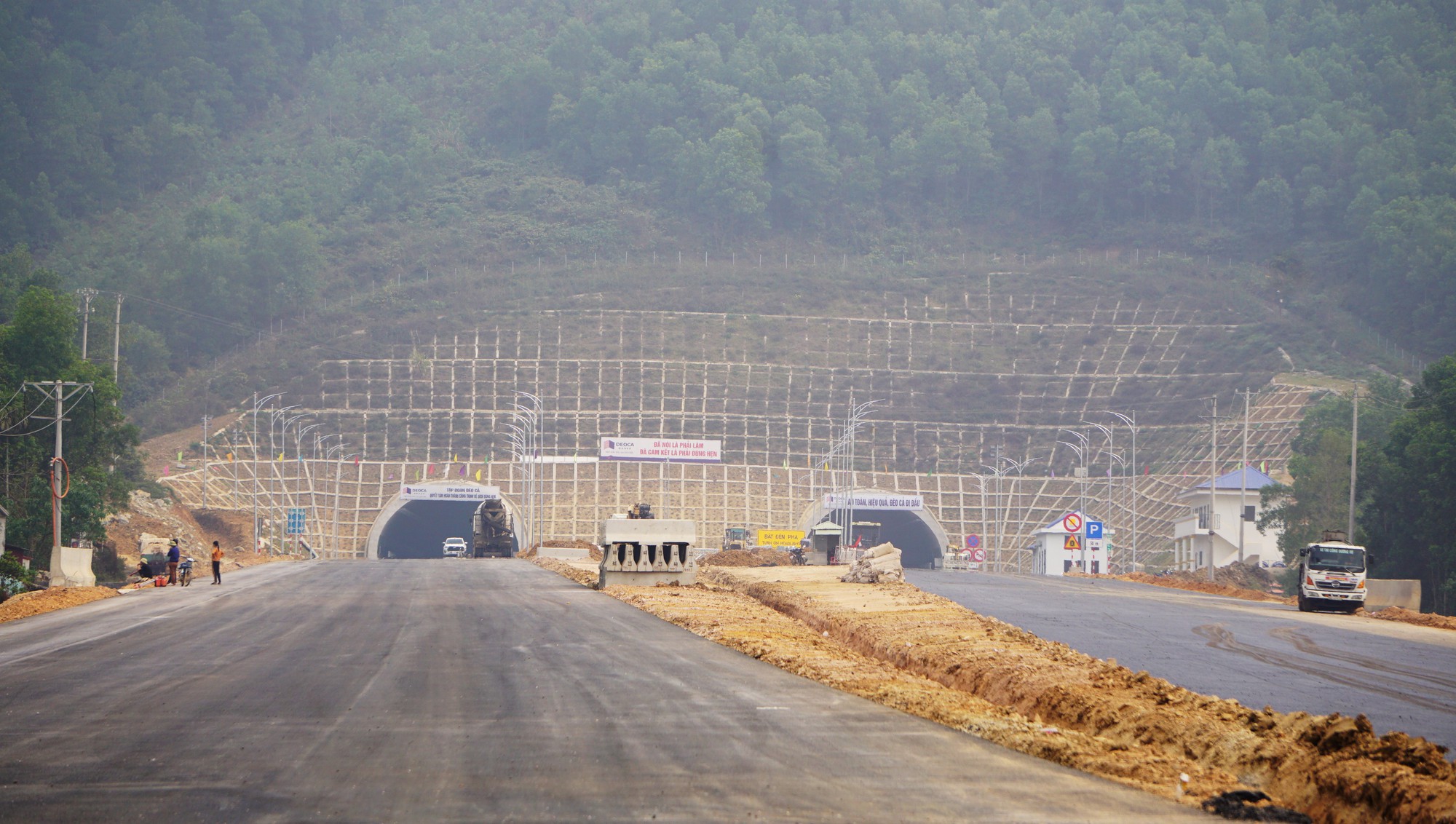 Cao tốc Mai Sơn - QL45 trước kỳ hạn 30.4 - Ảnh 8.