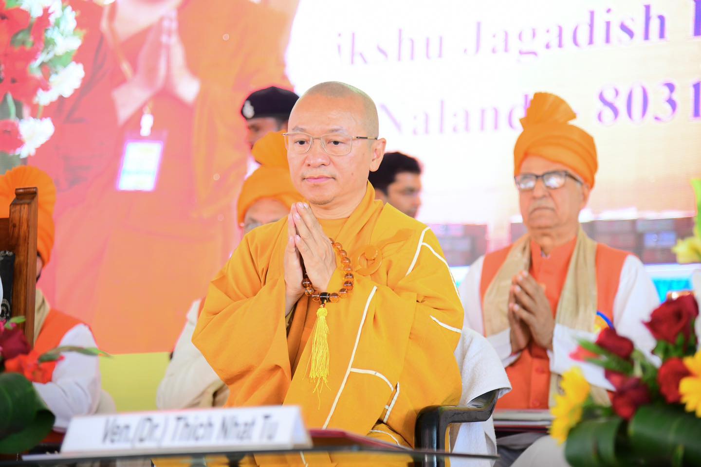 最も尊敬すべき Thich Nhat Tu: 「話すキャリアを教えることで、第 331 条に違反することを防ぐことができます」 - 写真 4.
