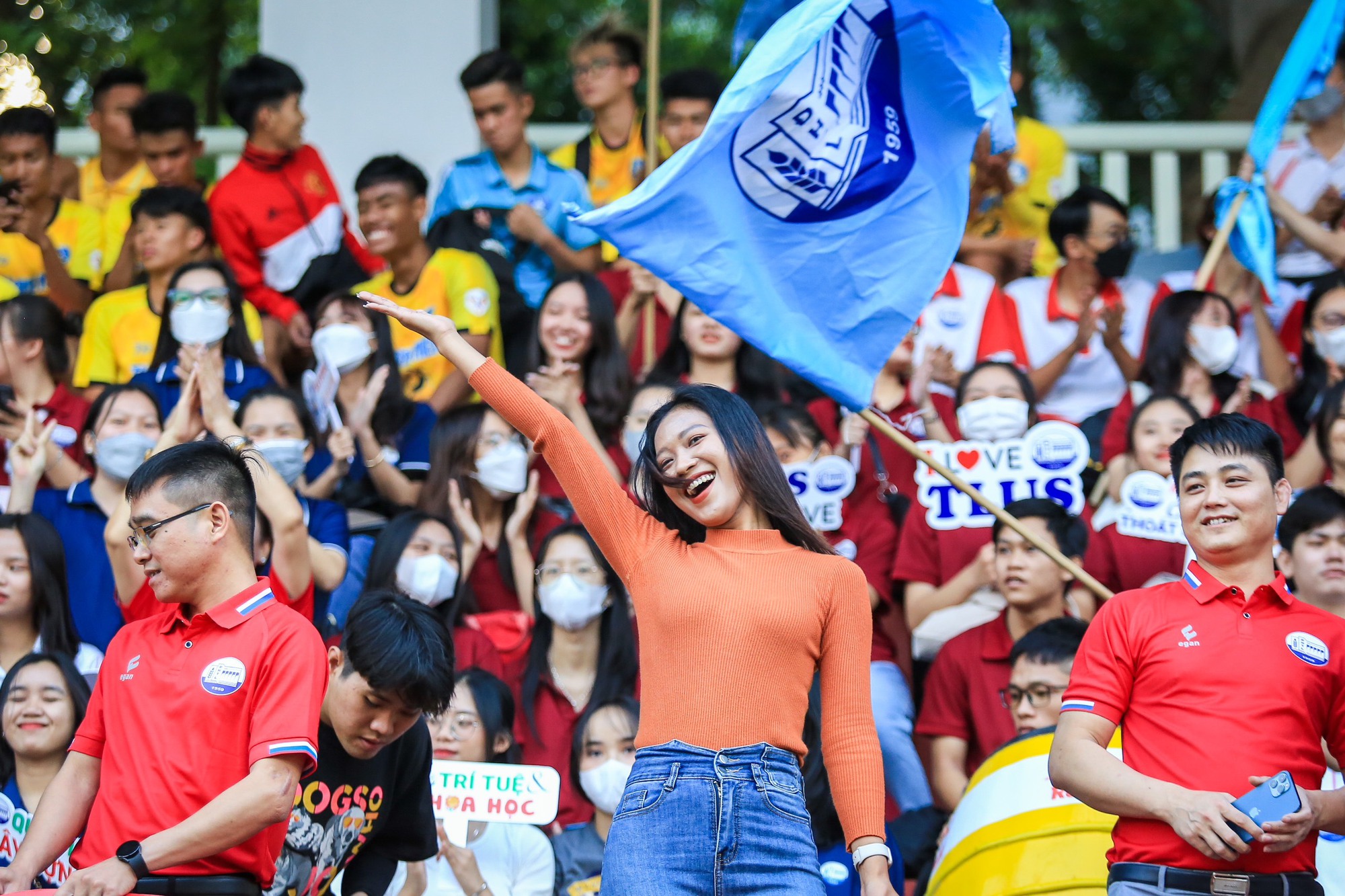 Hơn 5.000 CĐV đến sân, giải Thanh Niên sinh viên Việt Nam xác lập kỷ lục mới - Ảnh 5.