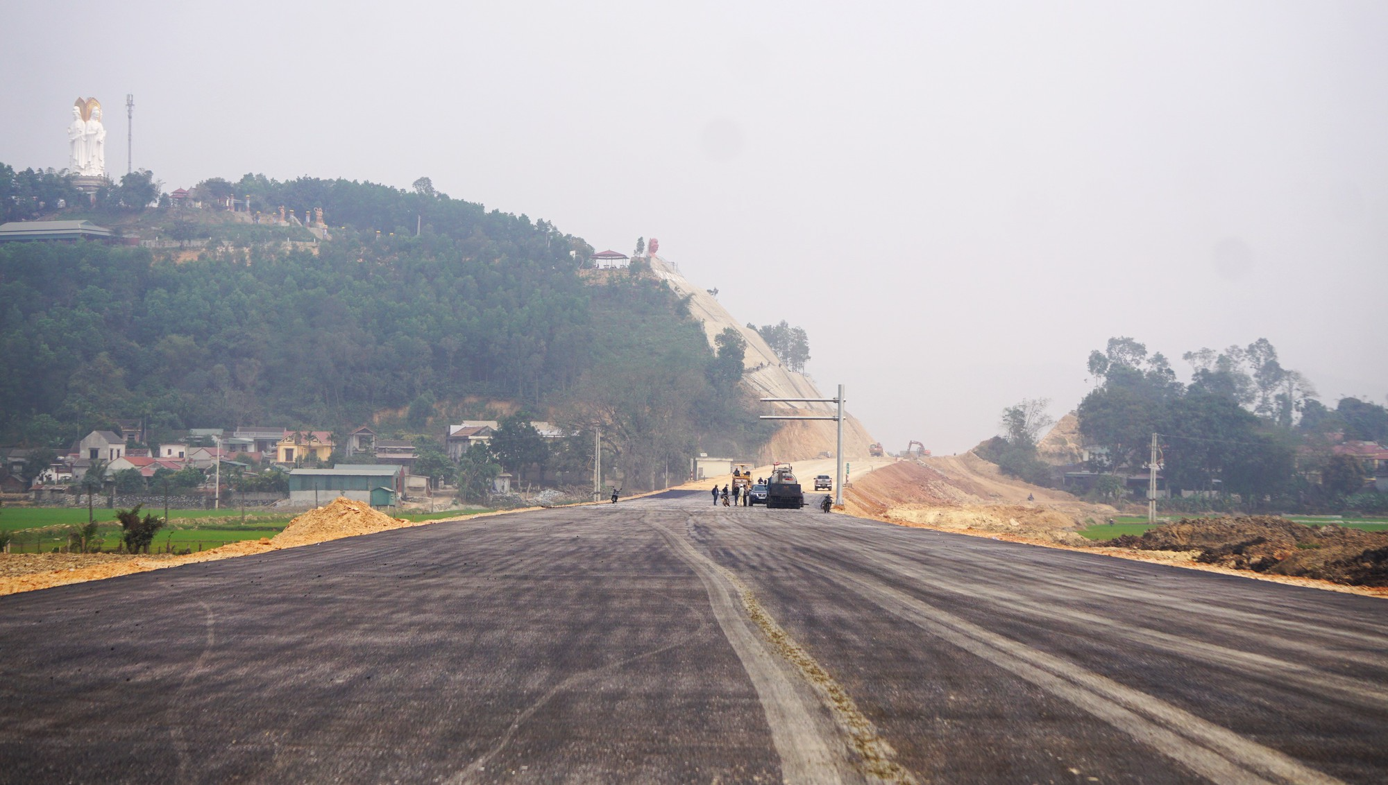 Cao tốc Mai Sơn - QL45 trước kỳ hạn 30.4 - Ảnh 3.