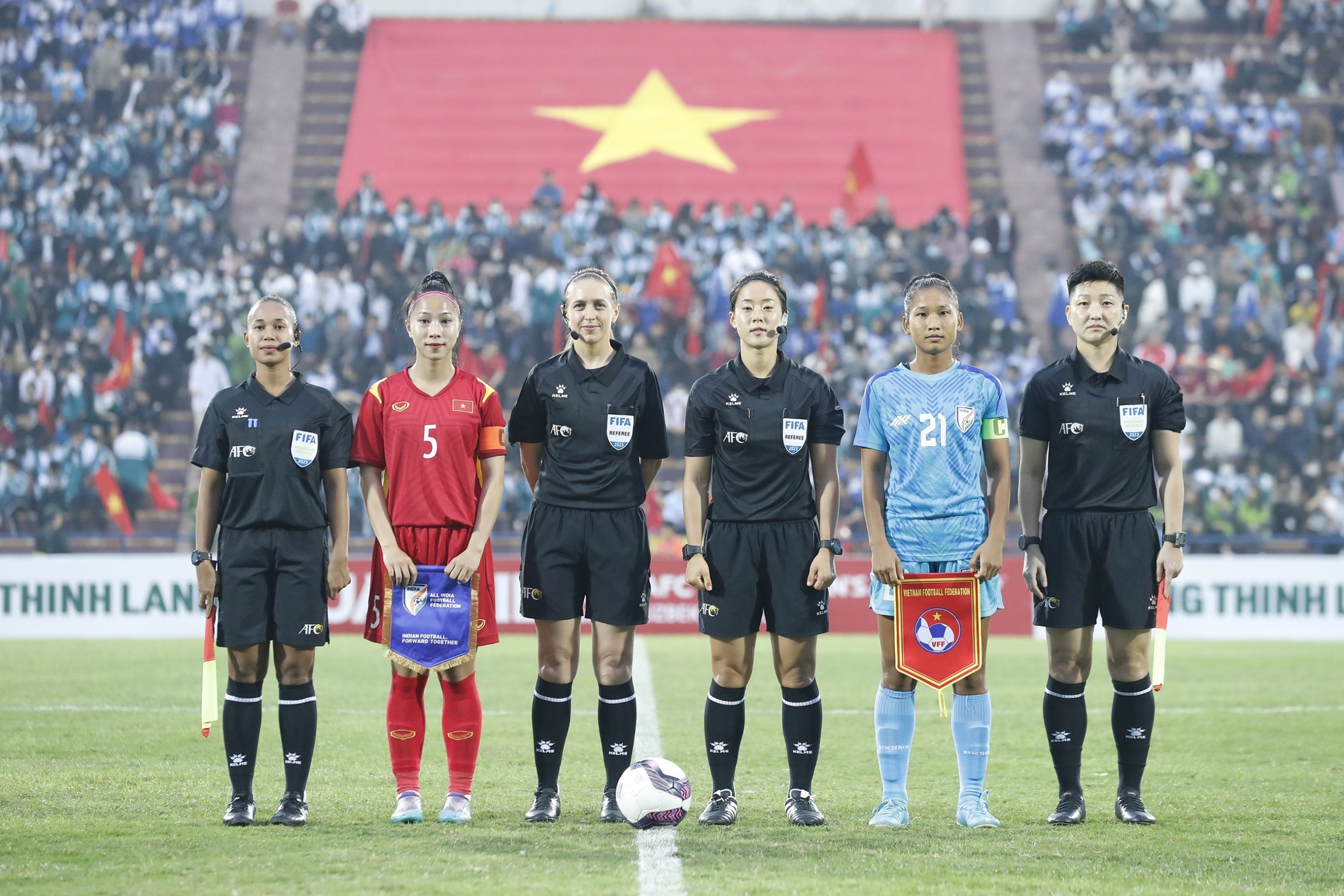 Sắc vóc xinh đẹp, quyến rũ của nữ đội trưởng U.20 Việt Nam - Ảnh 1.