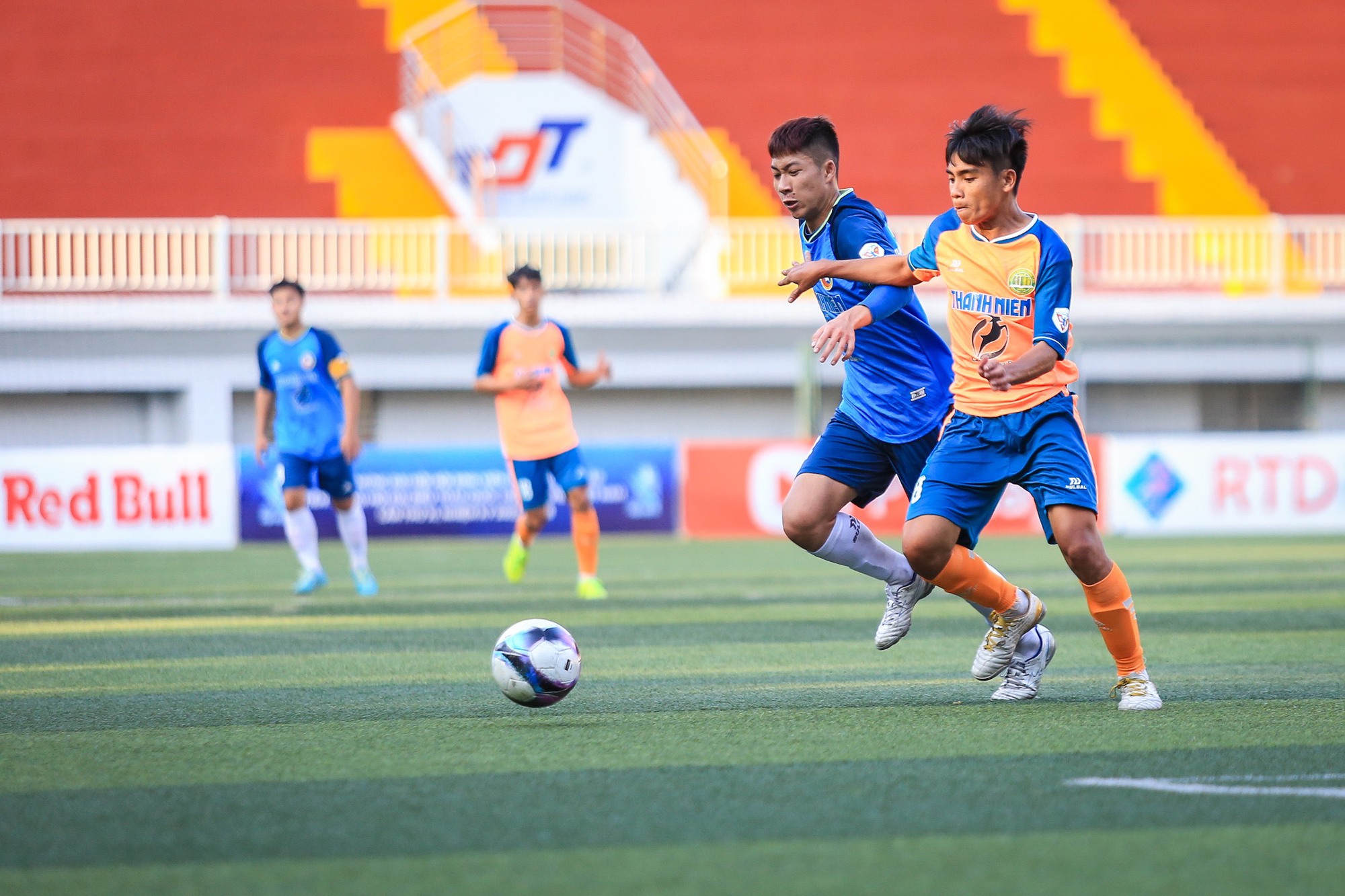 Thắng ĐH Nông lâm TP.HCM 1-0, ĐH Sư phạm TDTT Hà Nội giành vé vào tứ kết  - Ảnh 3.