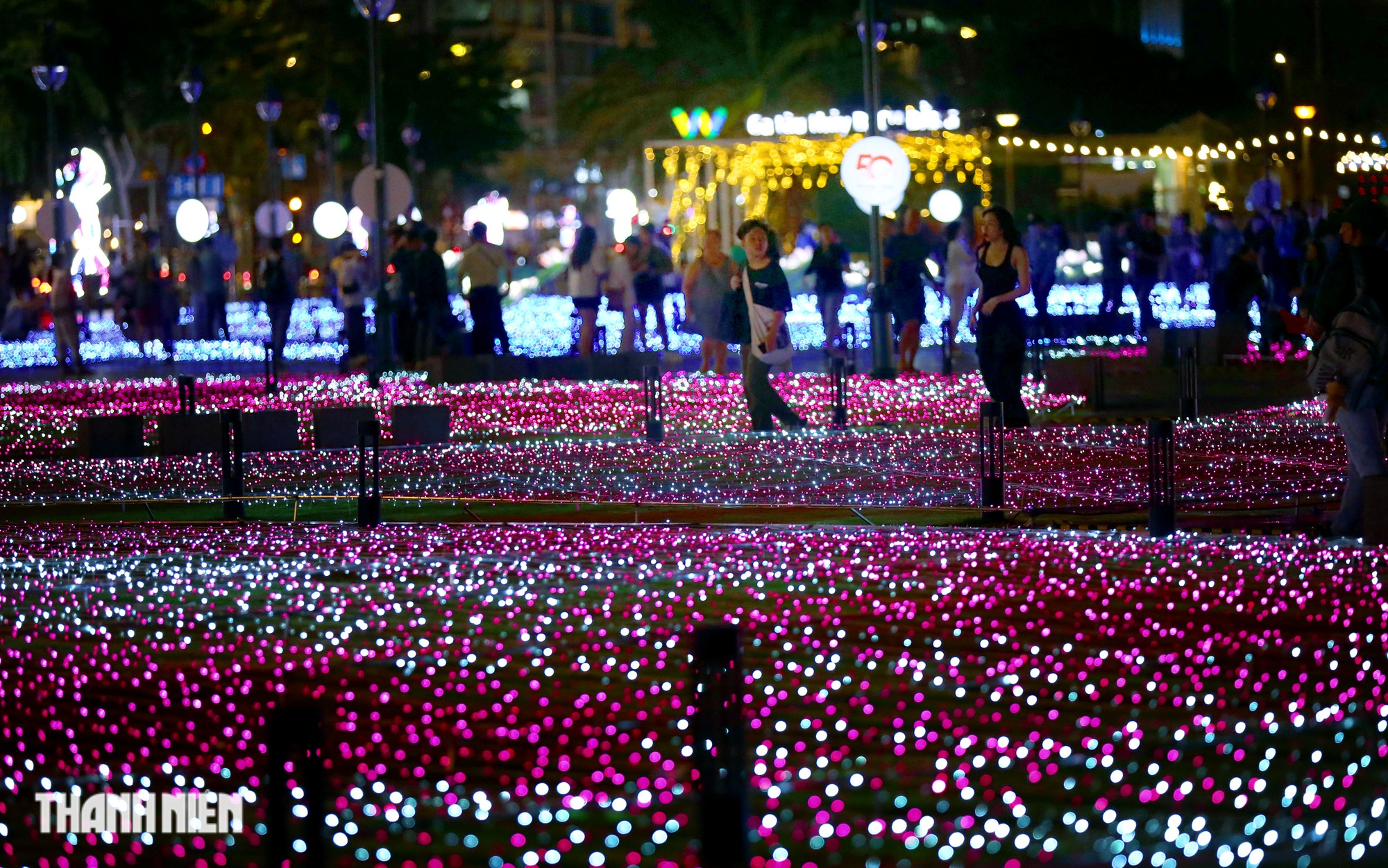 Bến Bạch Đằng huyền ảo khác lạ bởi 500.000 đèn LED - Ảnh 4.
