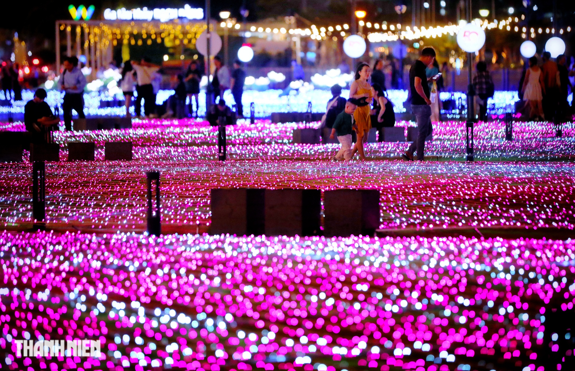 Bến Bạch Đằng huyền ảo khác lạ bởi 500.000 đèn LED - Ảnh 9.