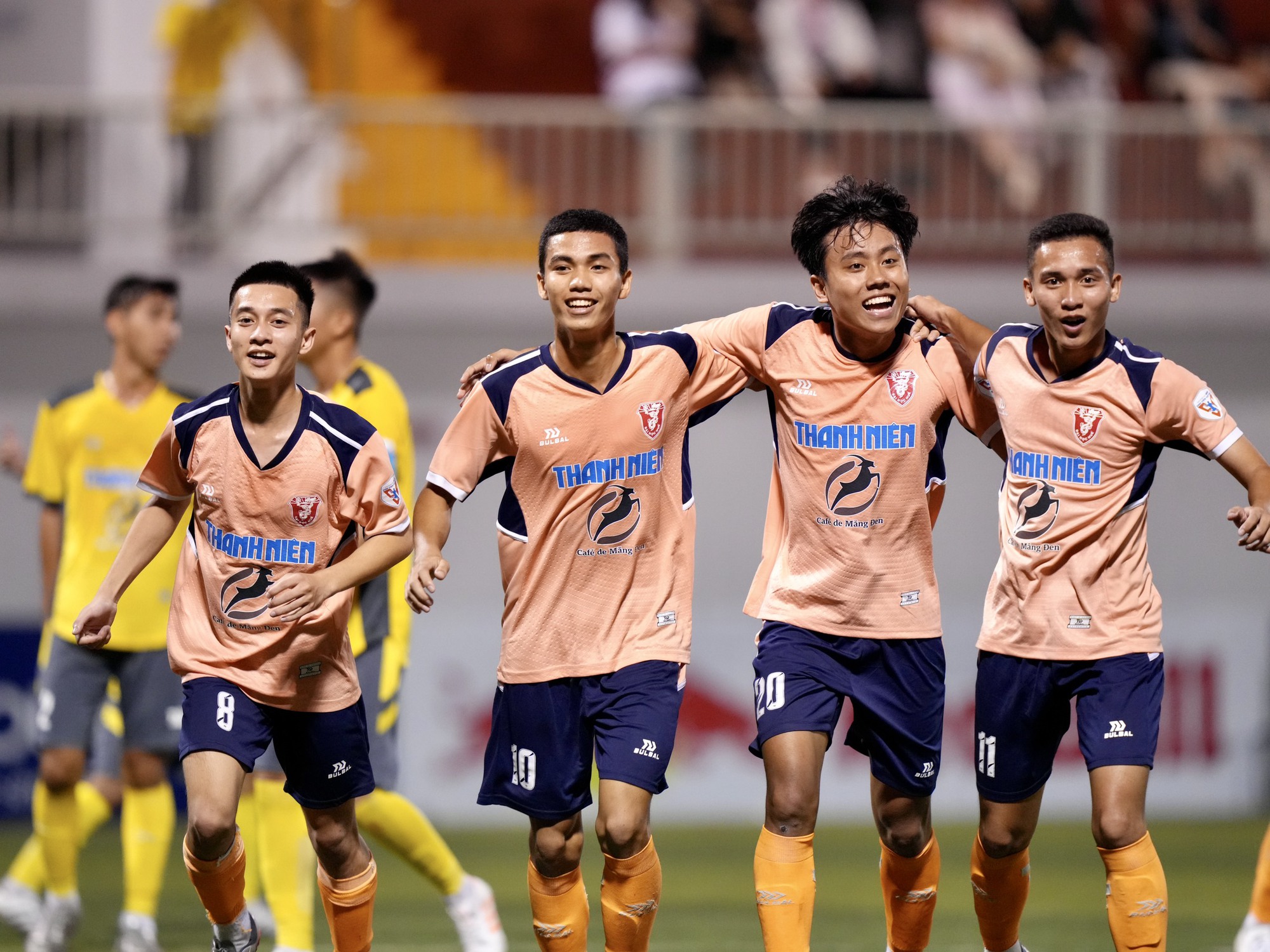 ĐH Huế 2-1 Trường ĐH Cần Thơ: 2 quả phạt đền và chiến thắng kịch tính - Ảnh 1.