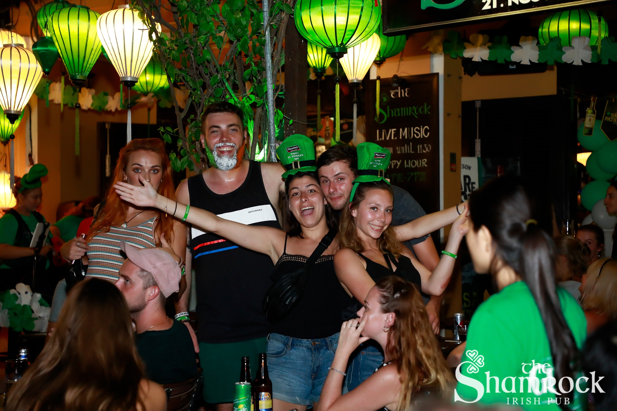 Aziz Patrick Günü'nü Hoi An'ın güzel antik kentinde yaşayın: Neden olmasın? - Fotoğraf 2. Trải nghiệm ngày lễ Thánh Patrick ngay tại phố cổ Hội An xinh đẹp: Tại sao không? - Ảnh 2.