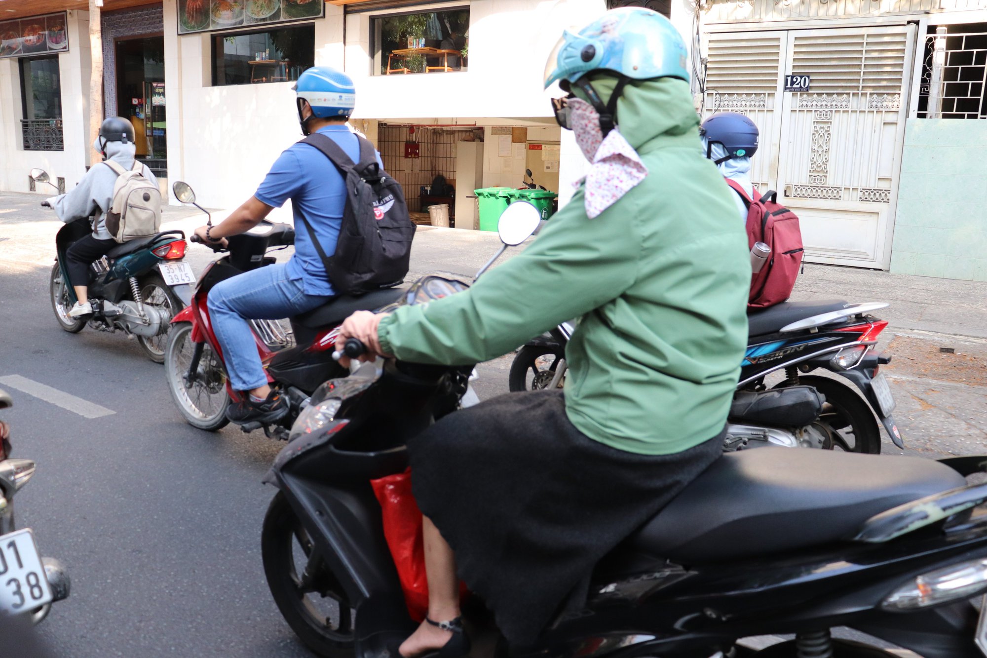 Mua Nguyên Bộ Đồ Chống Nắng Chất Liệu Jean Cao Cấp Gồm Có Áo Khoác và Váy  Chống Nắng Jean Thêu Hoa Trinh Nữ Tím | Tiki