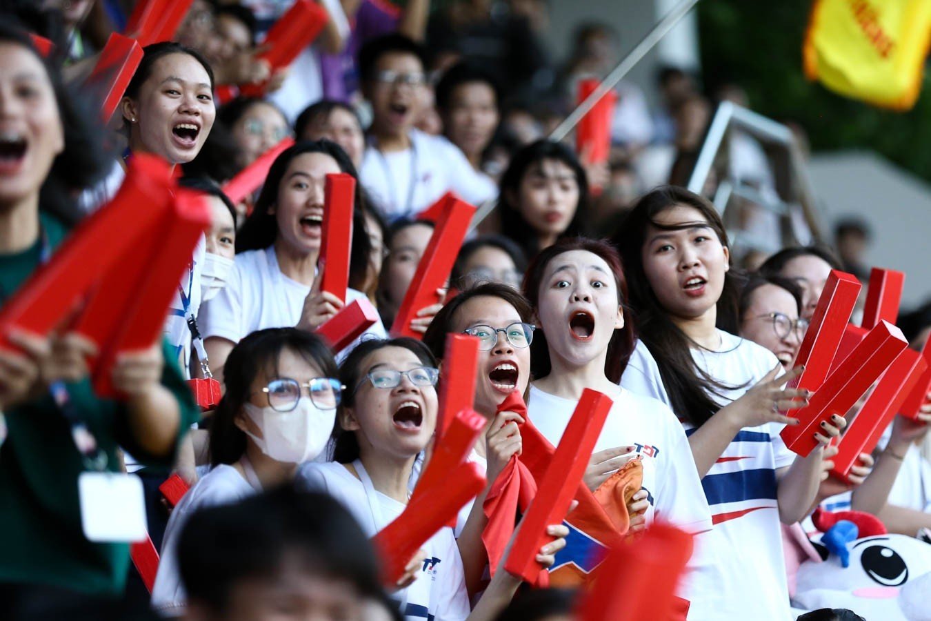 7.000 CĐV 'bùng cháy', kỷ lục mới của giải bóng đá Thanh Niên Sinh viên Việt Nam - Ảnh 3.