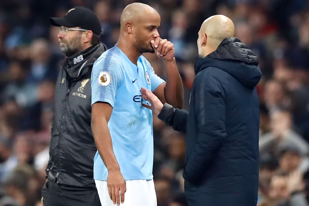 Vincent Kompany Yêu Cầu HLV Pep Guardiola Ngừng Nói Về Mình