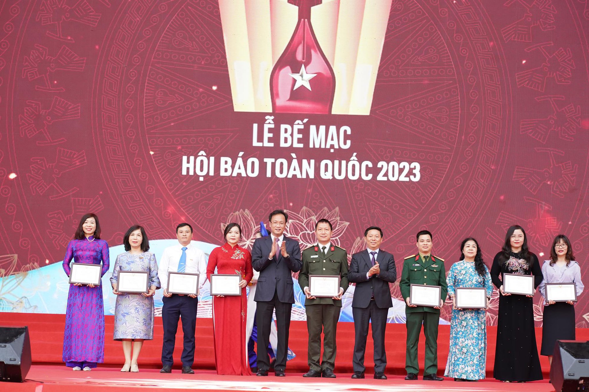 Báo Thanh Niên đoạt giải B Gian trưng bày ấn tượng tại Hội Báo toàn quốc 2023 - Ảnh 2.