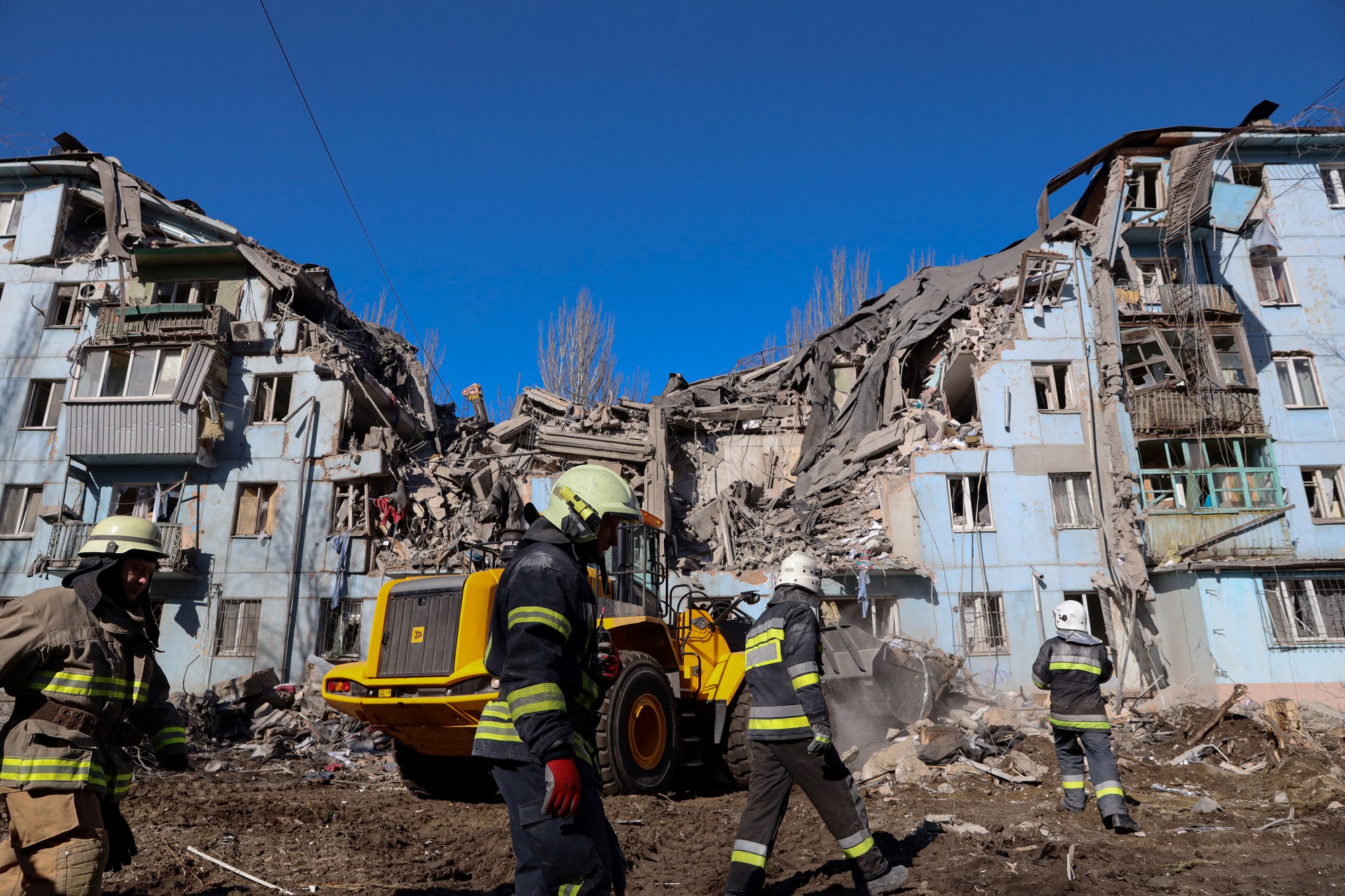 Tòa nhà bị tấn công ở Zaporizhzhia vào ngày 2 tháng 3