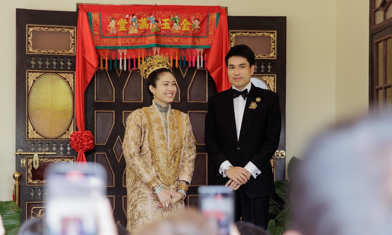 Hôn lễ truyền thống của 'hoa hậu chuyển giới đẹp nhất Thái Lan' với chồng doanh nhân - Ảnh 2.