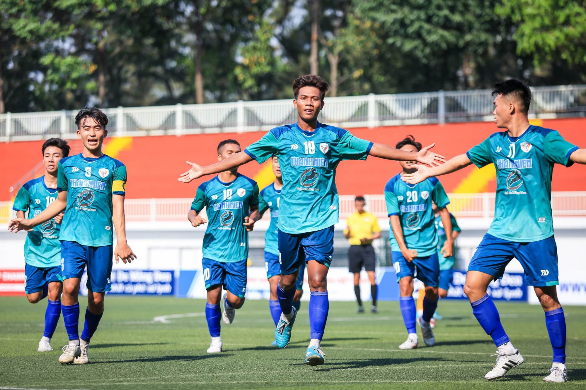 ĐH Sư phạm TDTT TP.HCM 3-0 ĐH Văn Hiến: Giành vé vào VCK thuyết phục - Ảnh 3.