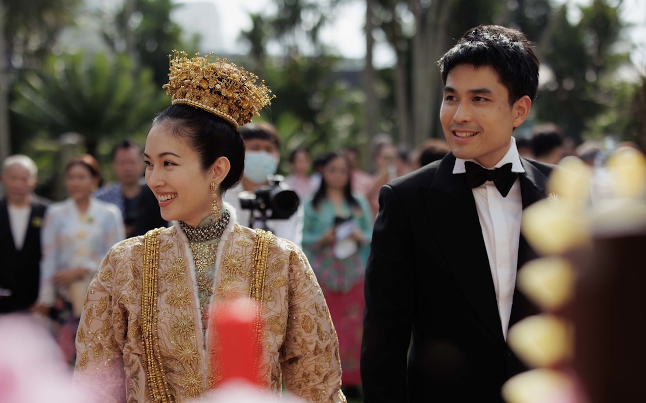 Hôn lễ truyền thống của 'hoa hậu chuyển giới đẹp nhất Thái Lan' với chồng doanh nhân - Ảnh 1.