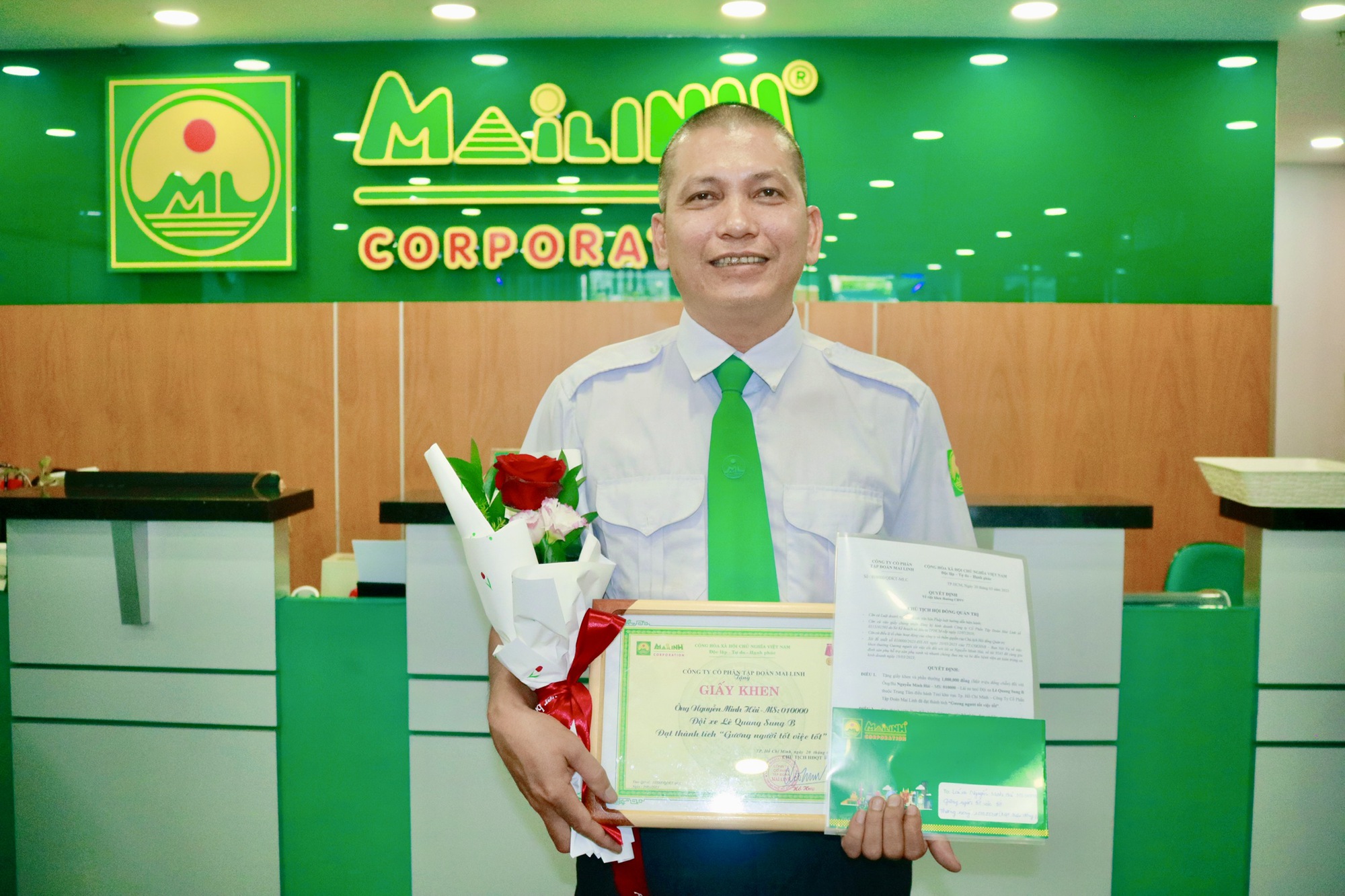 Tài xế taxi ở TP.HCM đỡ đẻ thành công nhờ kinh nghiệm đưa vợ đi sinh - Ảnh 2. Tài xế taxi ở TP.HCM đỡ đẻ thành công nhờ kinh nghiệm đưa vợ đi sinh - Ảnh 2.