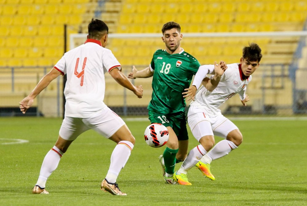 Đội hình U23 Việt Nam gặp UAE HLV Troussier tiếp tục thay đổi  Báo Dân trí
