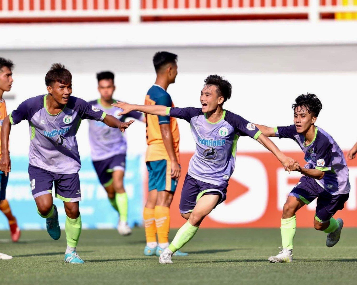 Thắng ĐH Nông Lâm TP.HCM 3-0, ĐH Sư phạm TDTT TP.HCM vào bán kết thuyết phục - Ảnh 4.