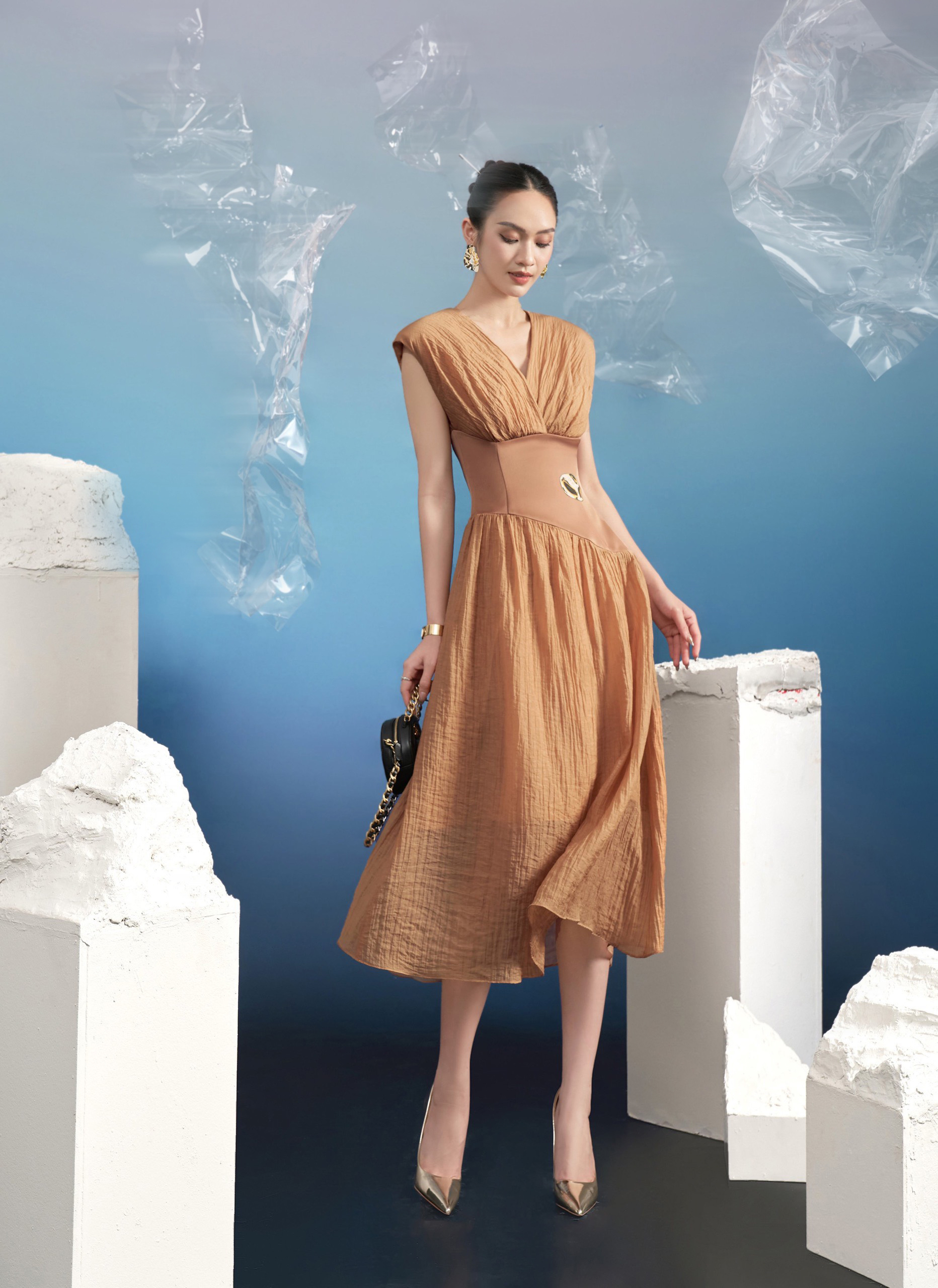 𝑴𝒂̂̃𝒖 𝒎𝒐̛́𝒊] Điệu đà, thu hút và sang chảnh gọi tên váy mới tại Libé. Mẫu  váy ôm eo tôn d�... | Instagram