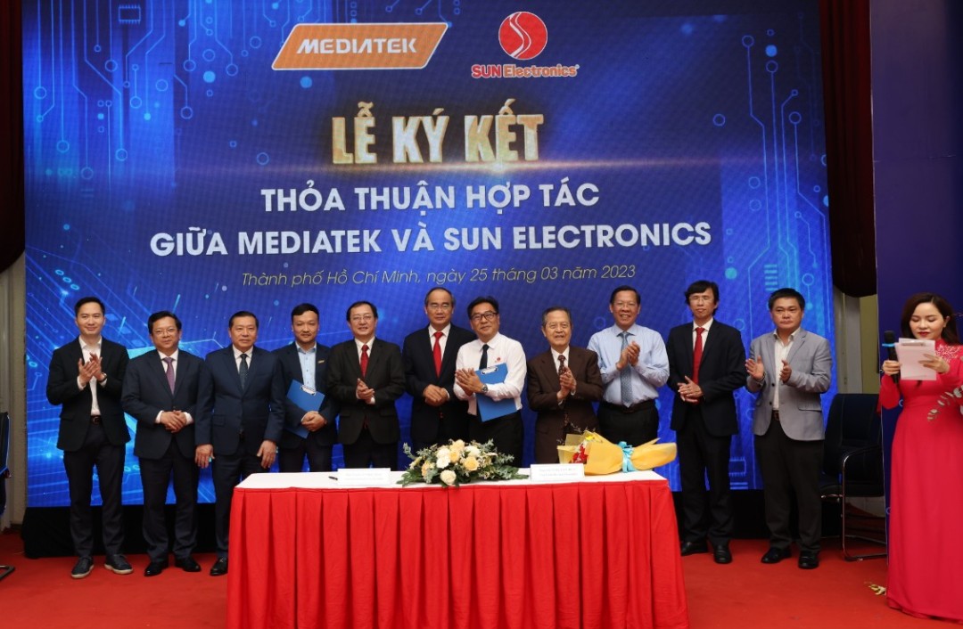 Ra mắt Trung tâm Đào tạo điện tử quốc tế tại TP.HCM - Ảnh 3.