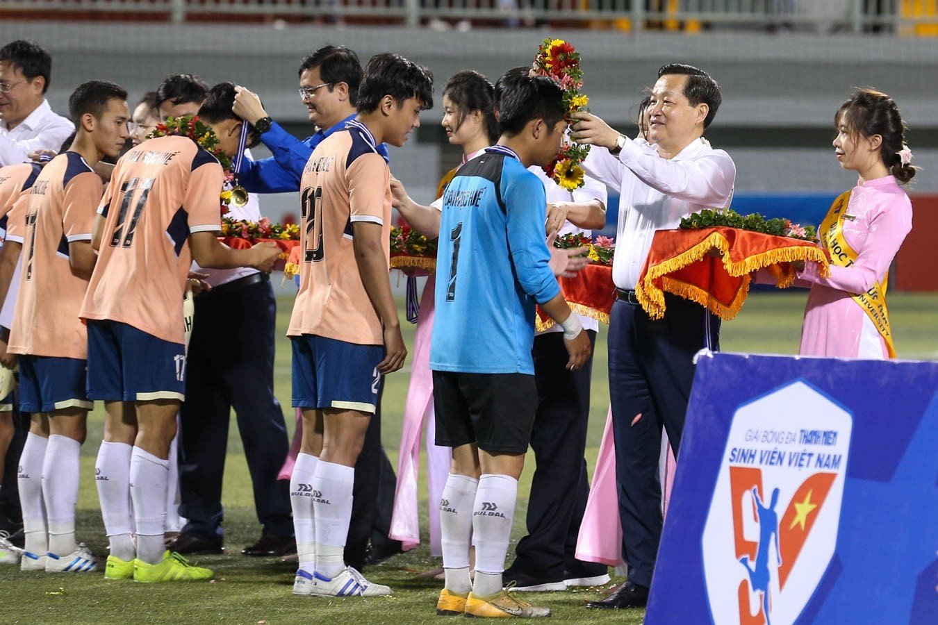 Những hình ảnh cảm xúc khép lại giải bóng đá Thanh Niên Sinh viên Việt Nam 2023 - Ảnh 4.