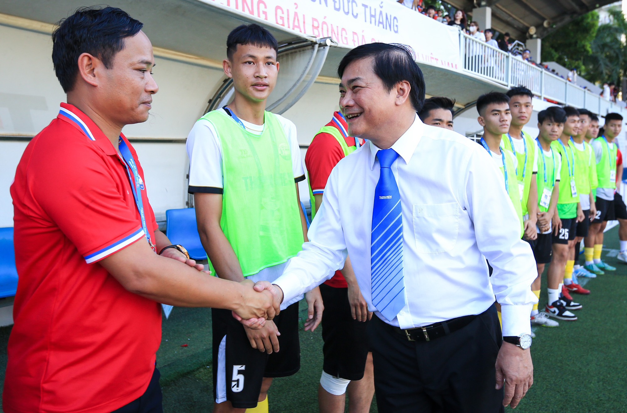Những hình ảnh cảm xúc khép lại giải bóng đá Thanh Niên Sinh viên Việt Nam 2023 - Ảnh 18. Những hình ảnh cảm xúc khép lại giải bóng đá Thanh Niên Sinh viên Việt Nam 2023 - Ảnh 18.