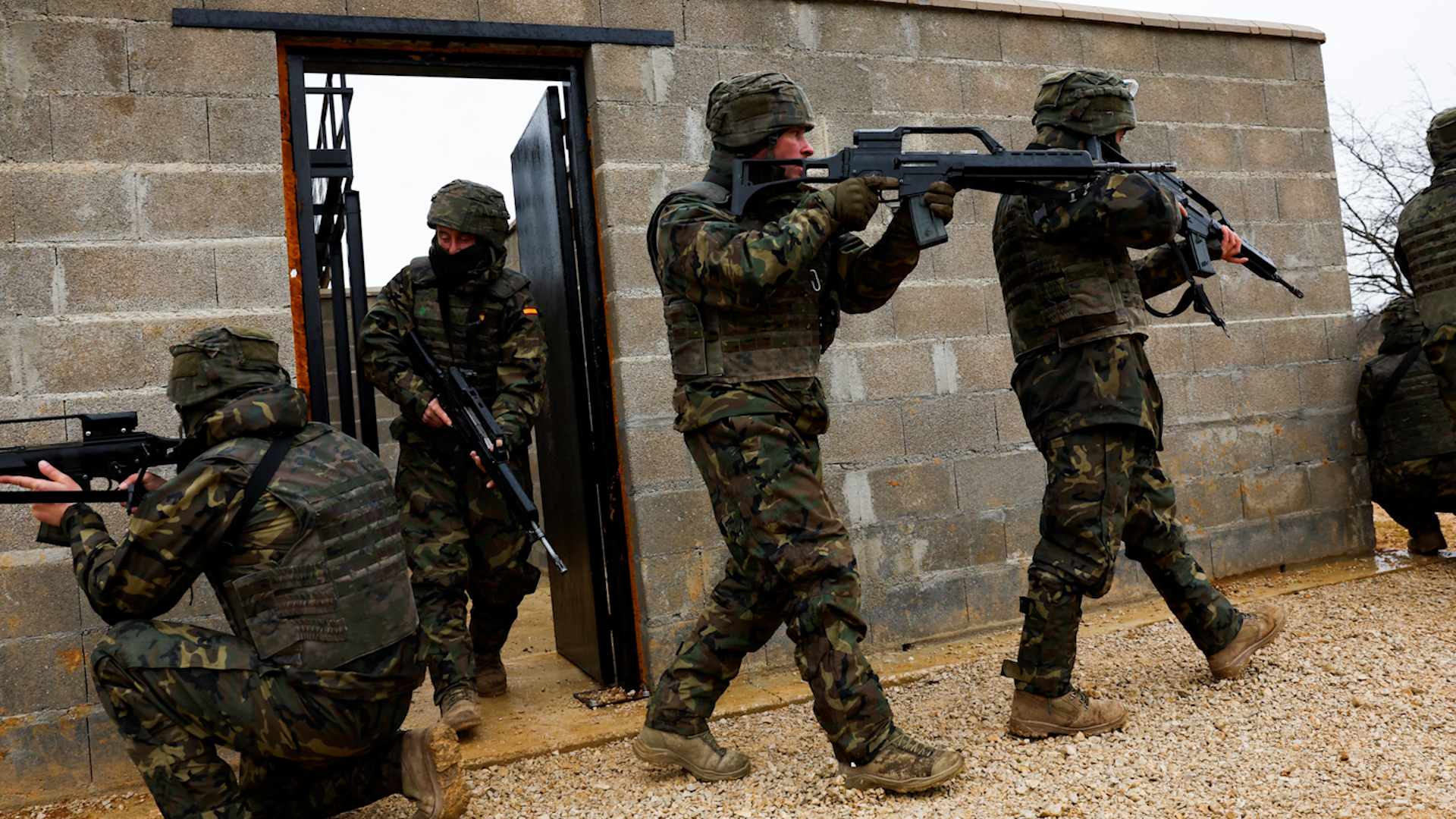 Binh lính Ukraine huấn luyện ở Tây Ban Nha để quay trở lại tham chiến - Ảnh 1.