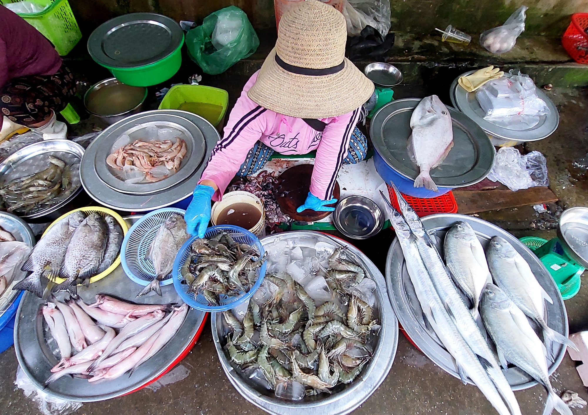 Lạc vào chợ Chiều chuyên bán hải sản lớn nhất Đà thành - Ảnh 5.